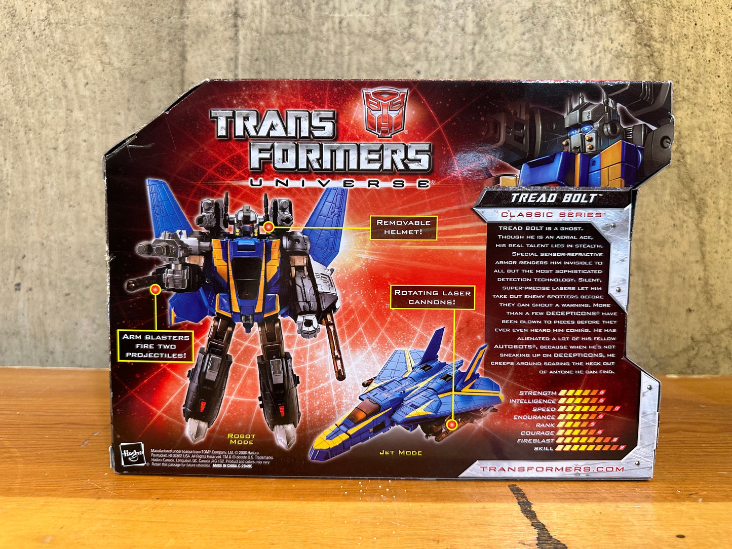 Tread Bolt Transformers Universe Autobot 2008 Hasbro MISB New Voyager Class