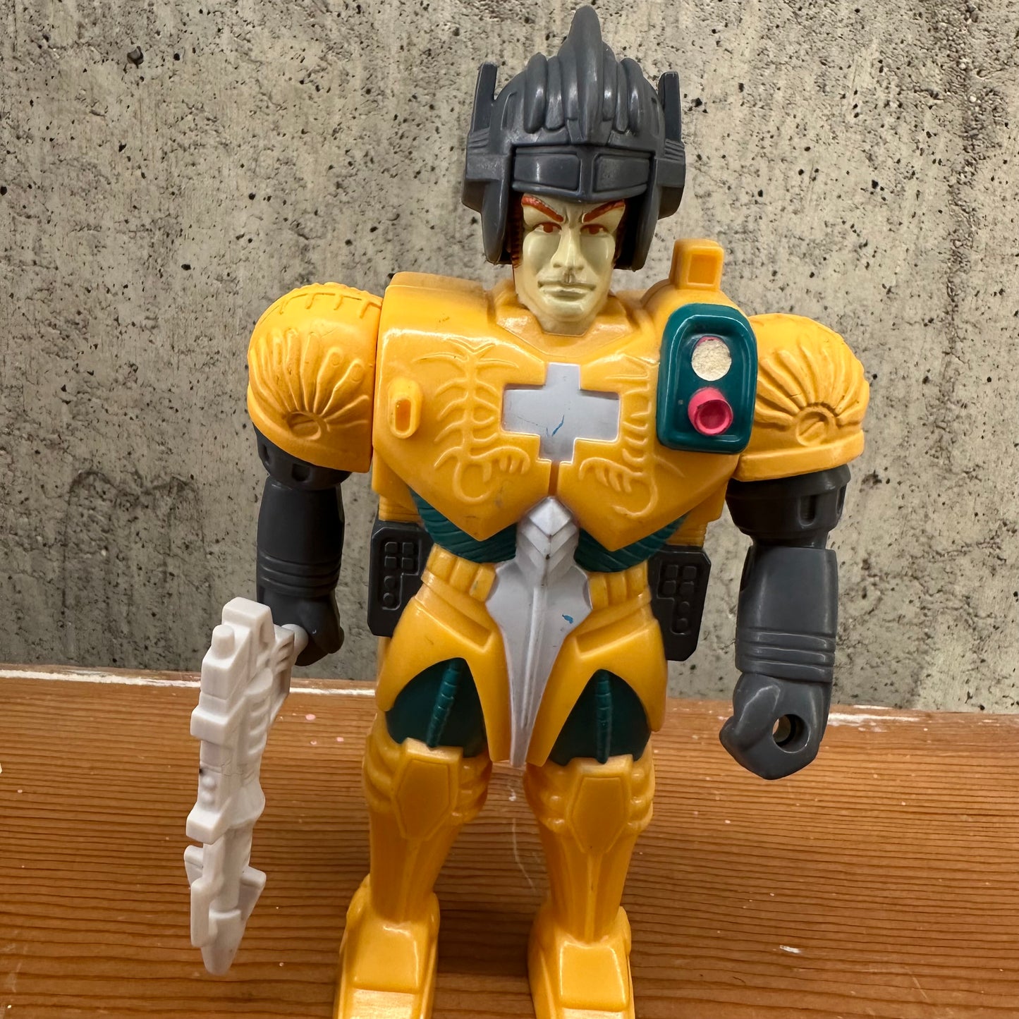 Pincher G1 Tranaformees Pretenders Action Figure Toy