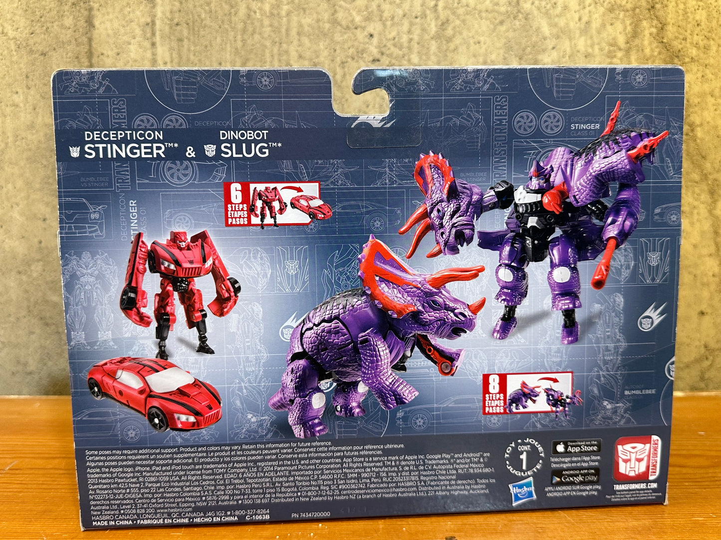 Transfomer AoE Stinger VS Dinobot Slug Walmart Exclusive