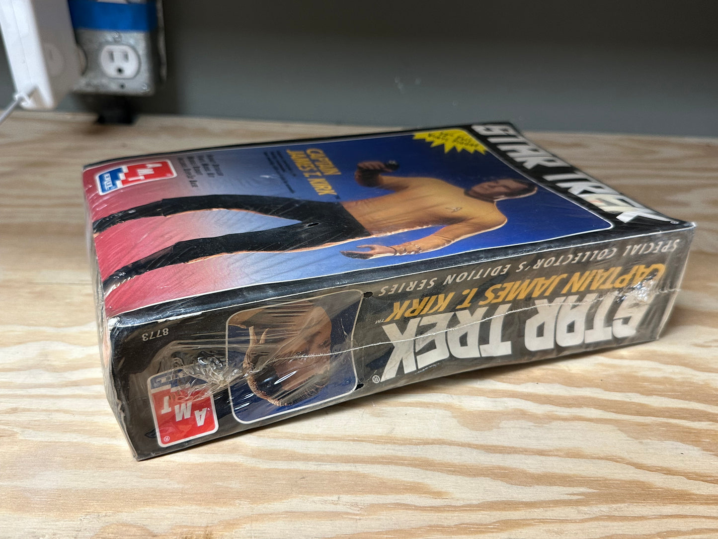 Captain Kirk Star Trek 12” Vinyl AMT ERTL Model Kit Sealed