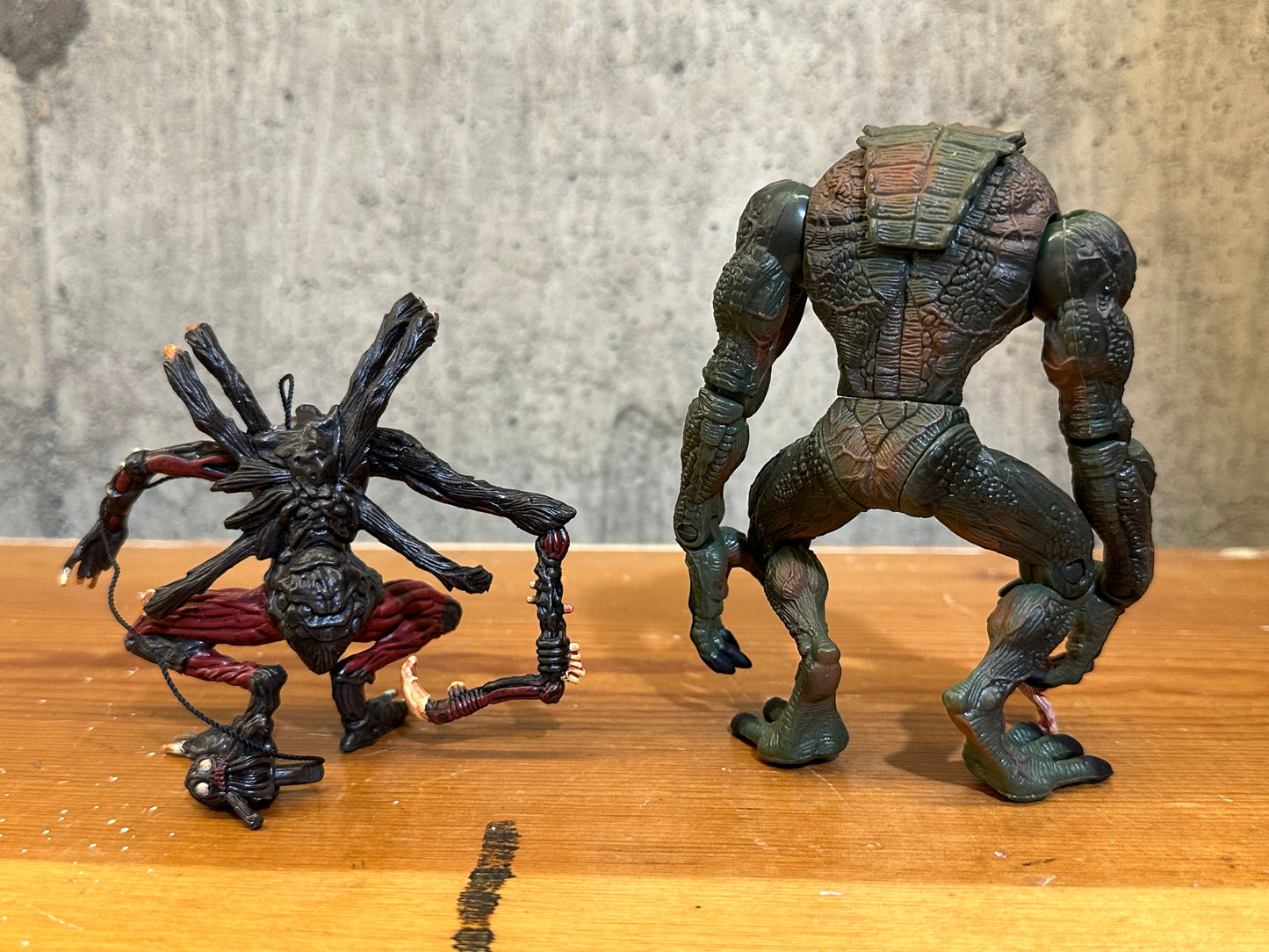 Resident Evil Hunter & Chimera ToyBiz CAPCOM 1998 Action Figures