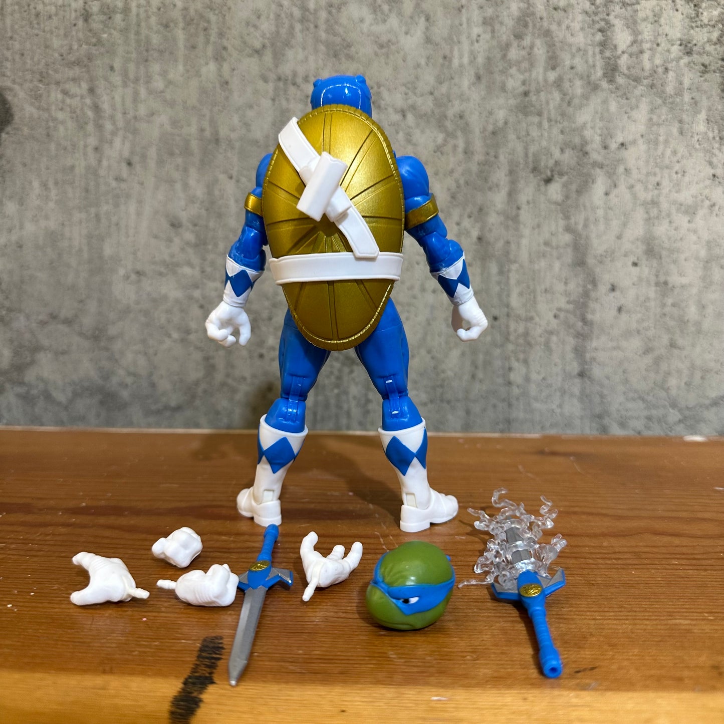 Blue Ranger Leonardo Complete TMNT MMPR Crossover Complete Action Figure Toy