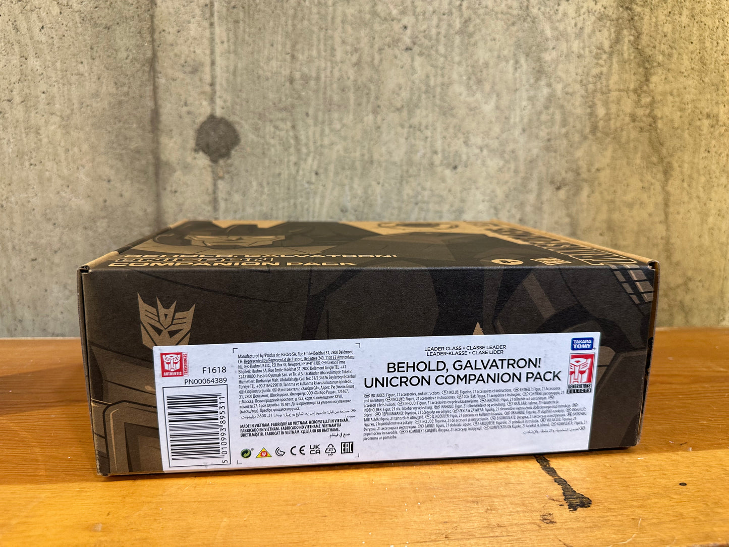 Transformers Generations Selects WFC Behold Galvatron Unicron Companion Pack