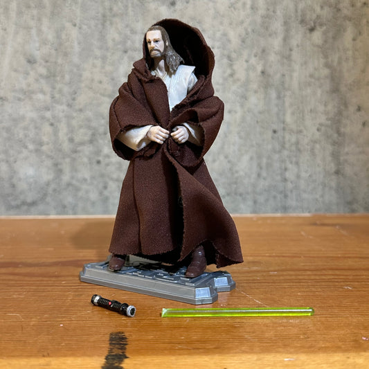 Qui Gon Jinn Star Wars 3.75” action figure toy