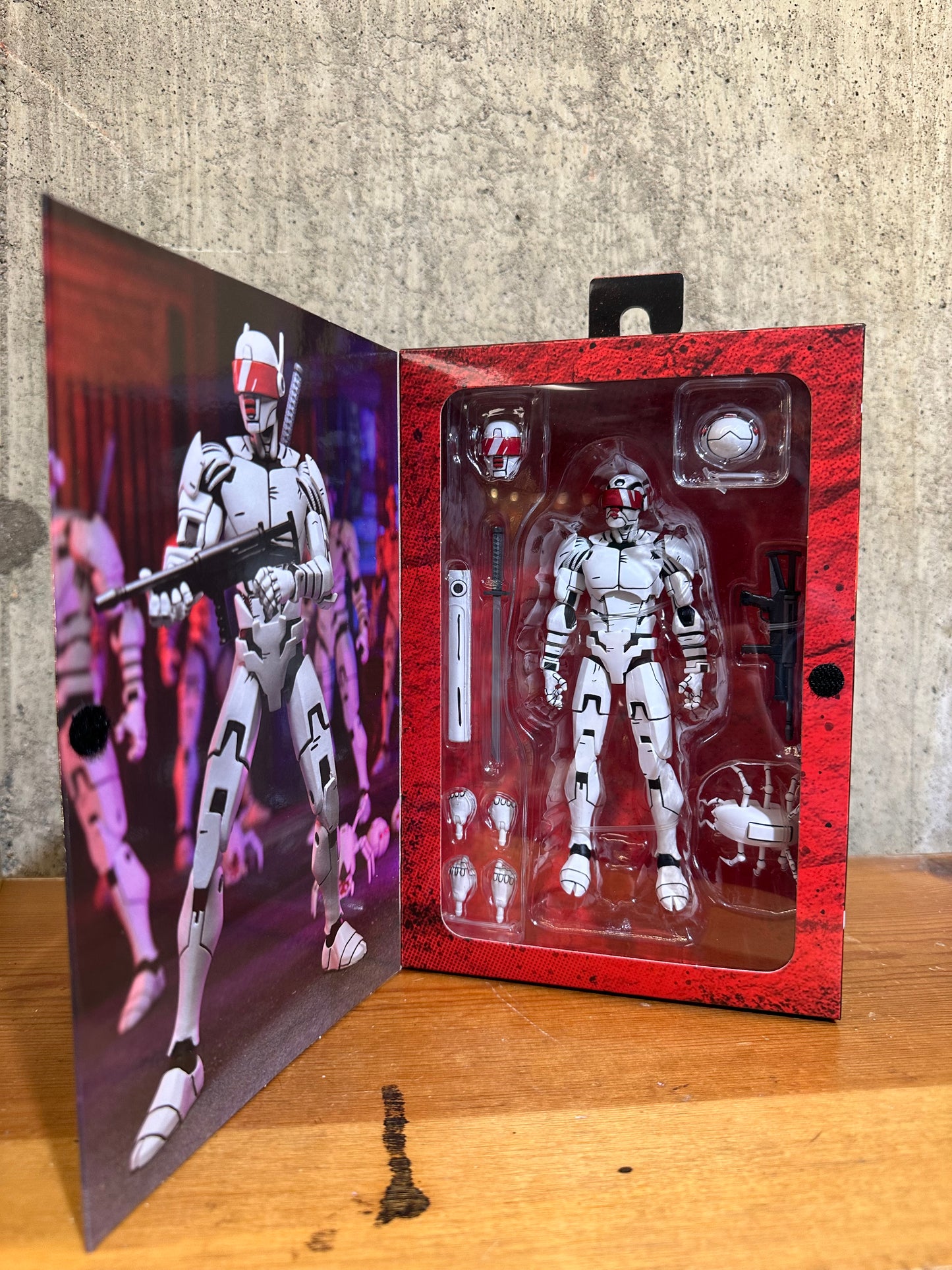 Teenage Mutant Ninja Turtles The Last Ronin ELITE SYNJA PATROL BOT Figure NECA TMNT