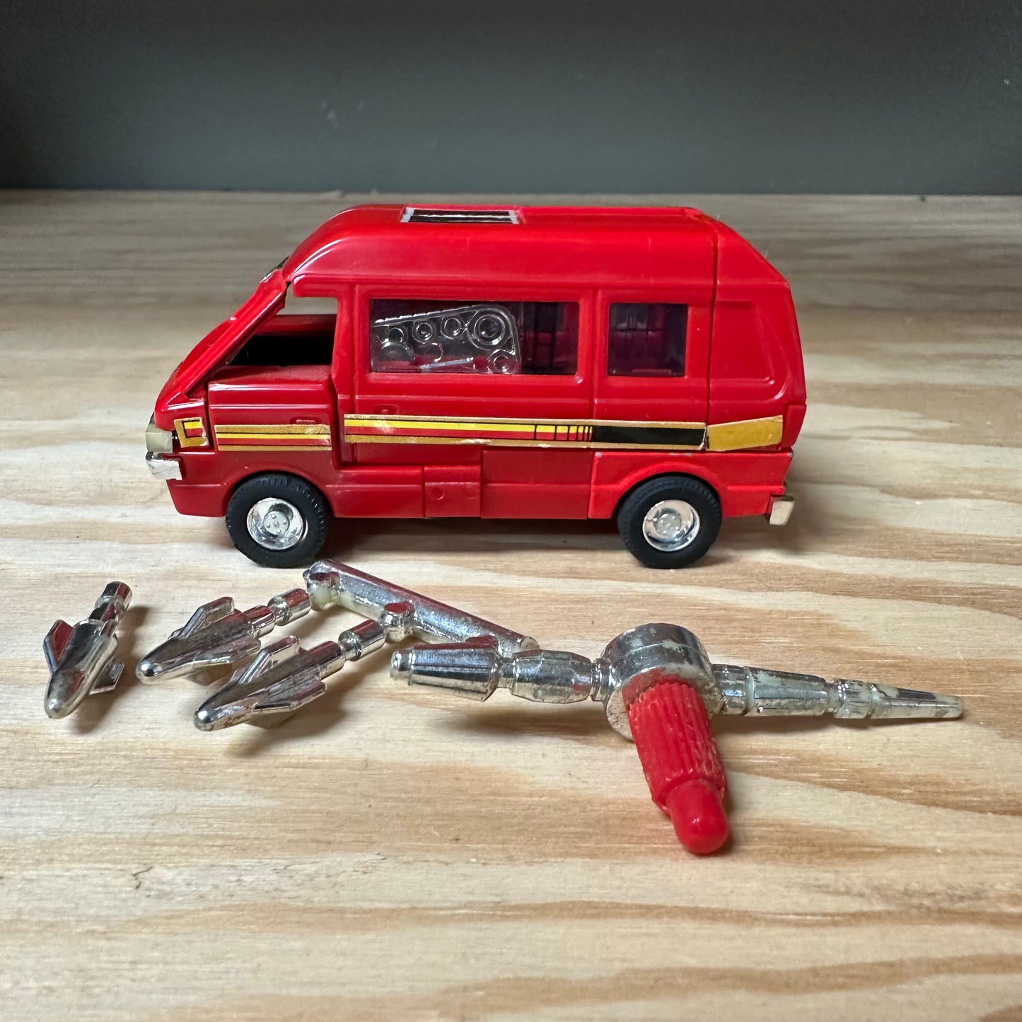 1985 G1 Transformers Ironhide Complete Action Figure Robot Toy