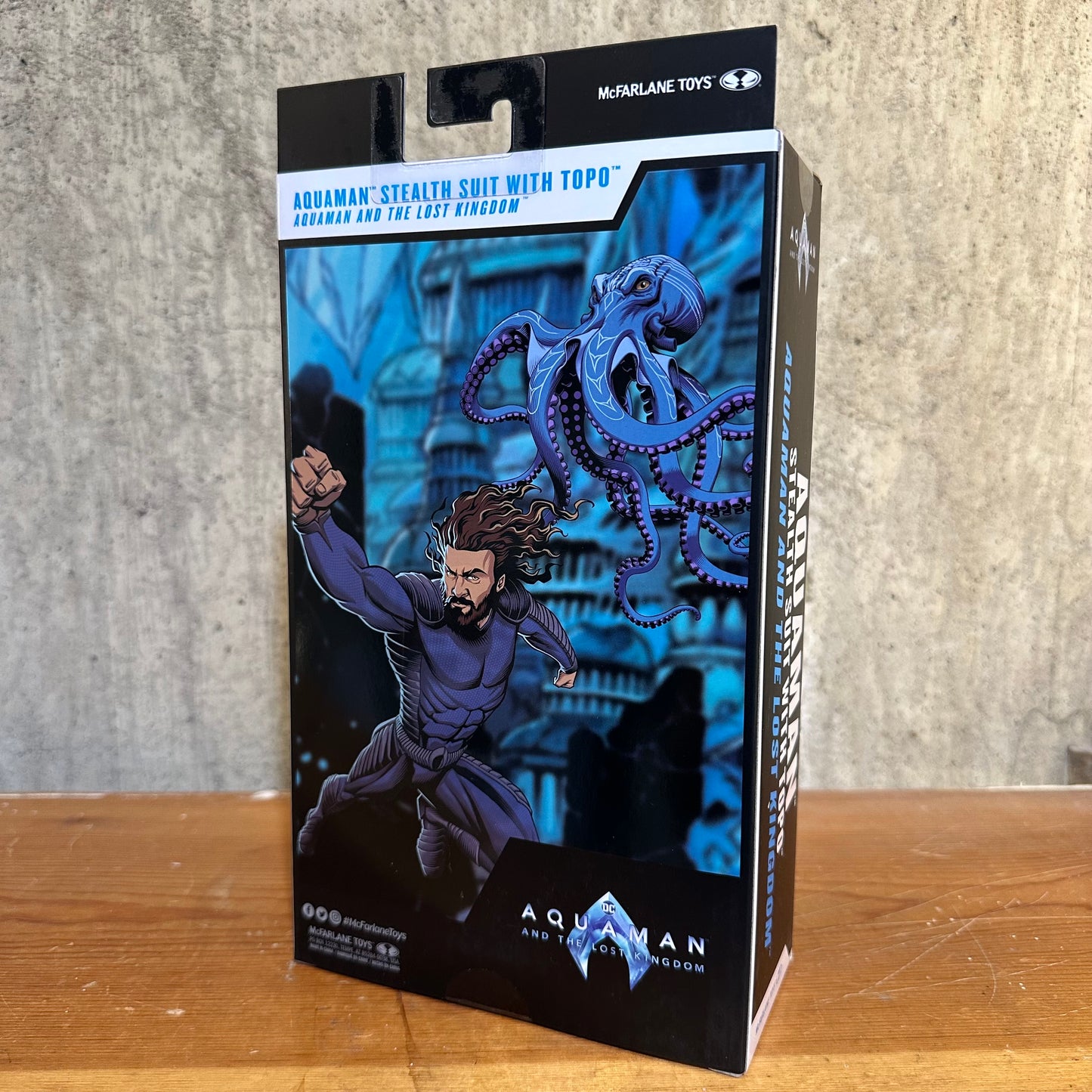 McFarlane DC Comics Multiverse Aquaman Stealth Suit with Topo Target Exclusive Sealed
