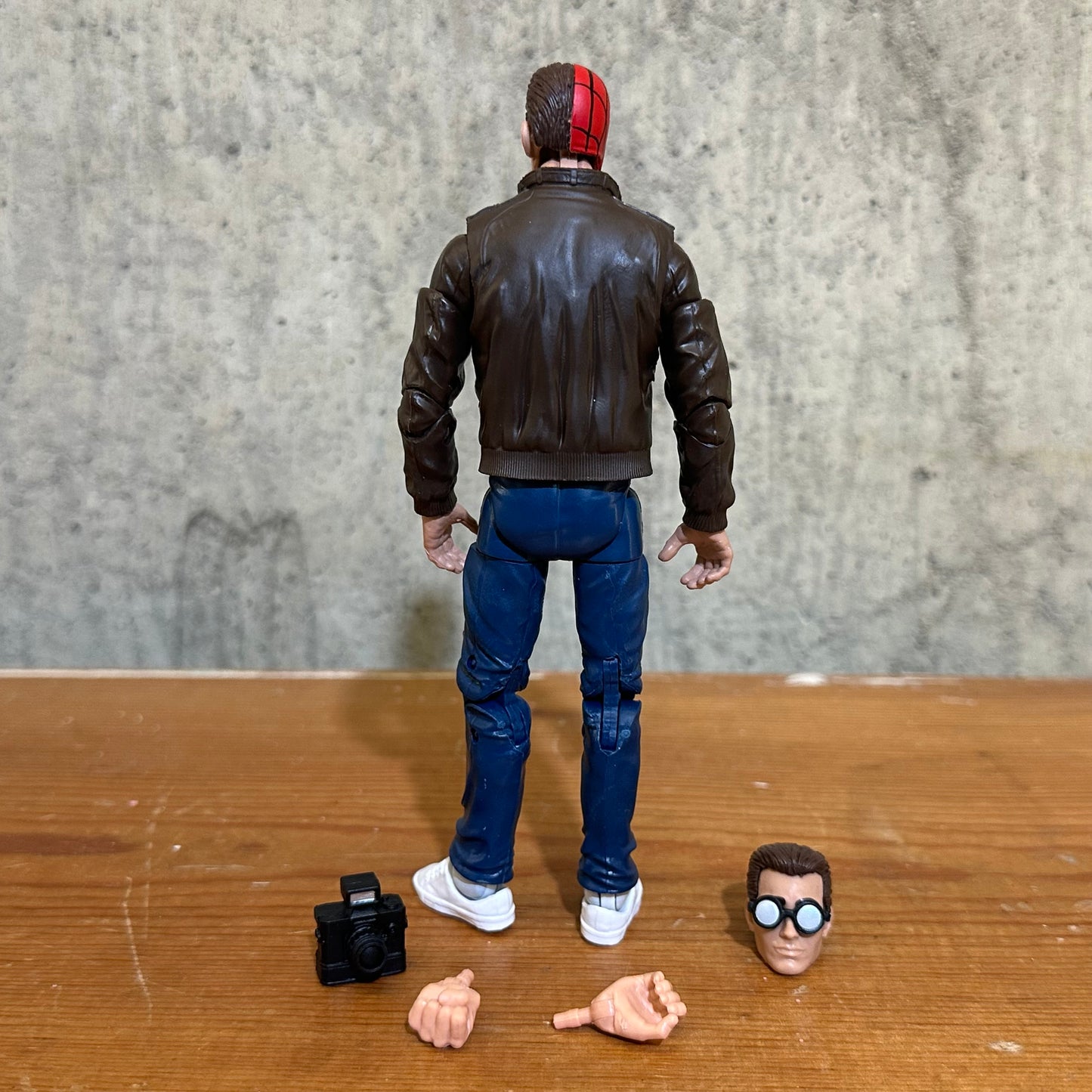 Peter Parker Marvel Legends Retro Spider-Man Complete 6” Avtion Figure Toy