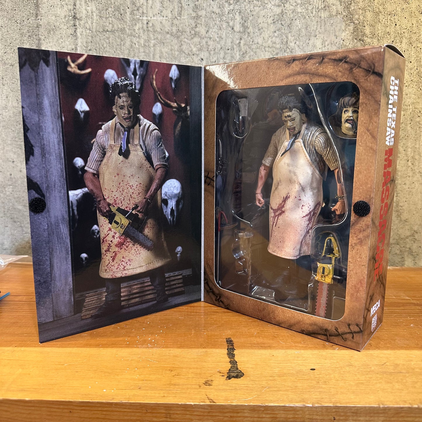 Leatherface Neca Texas Chainsaw Massacre Action Figure Sealed Toy