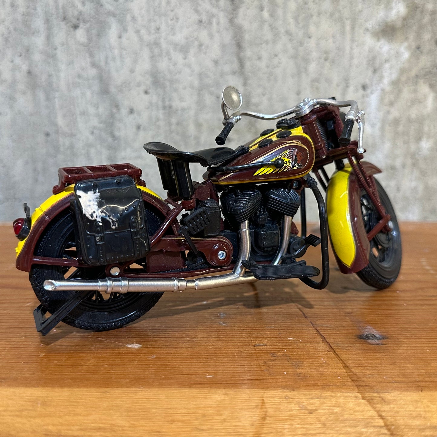 1934 INDIAN SPORT SCOUT BROWN DIECAST MOTORCYCLE MODEL Marvel Legends Scale