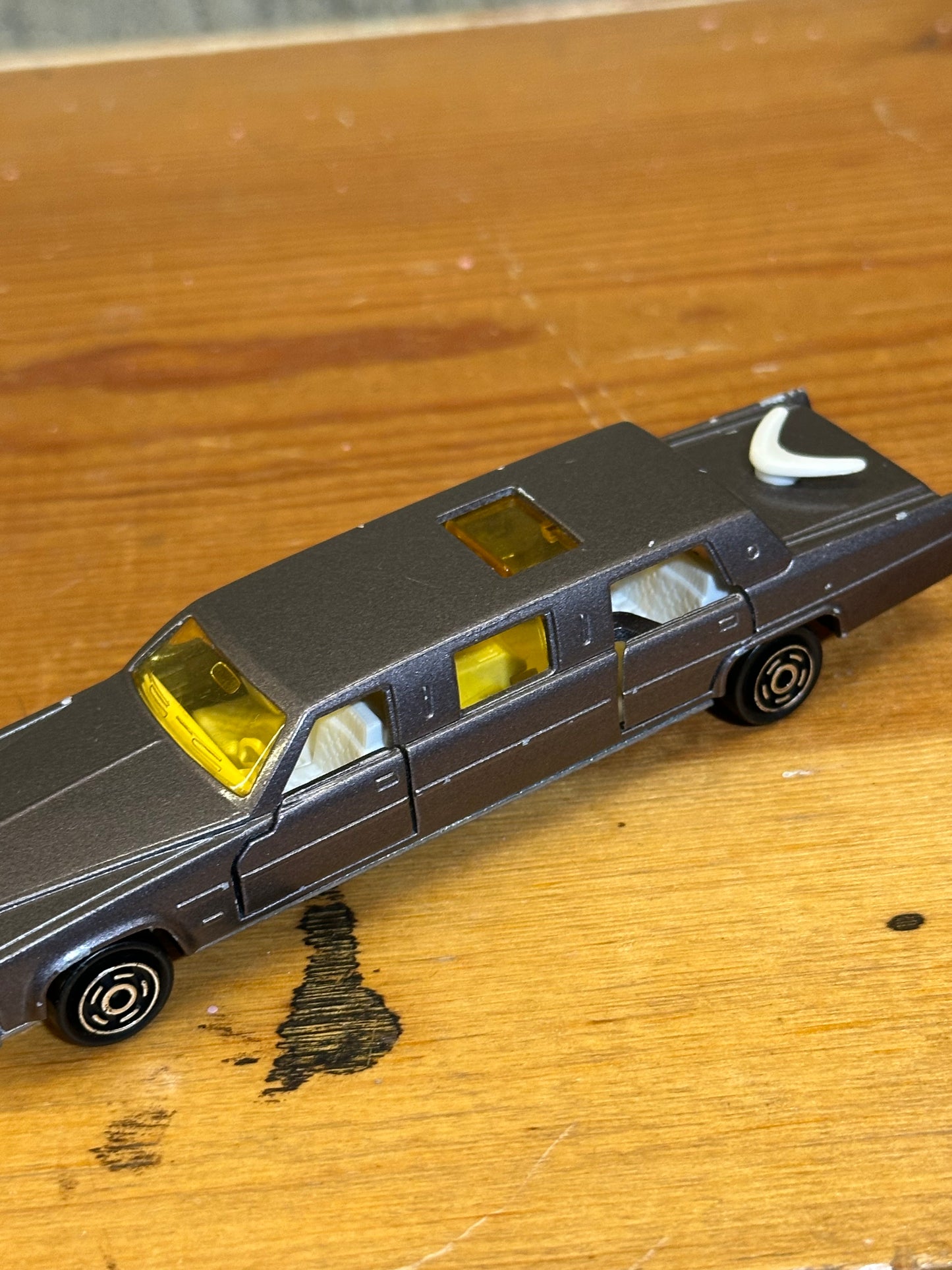 Majorette 1:32 Gray Lincoln Continental Stretch Limousine Movers
