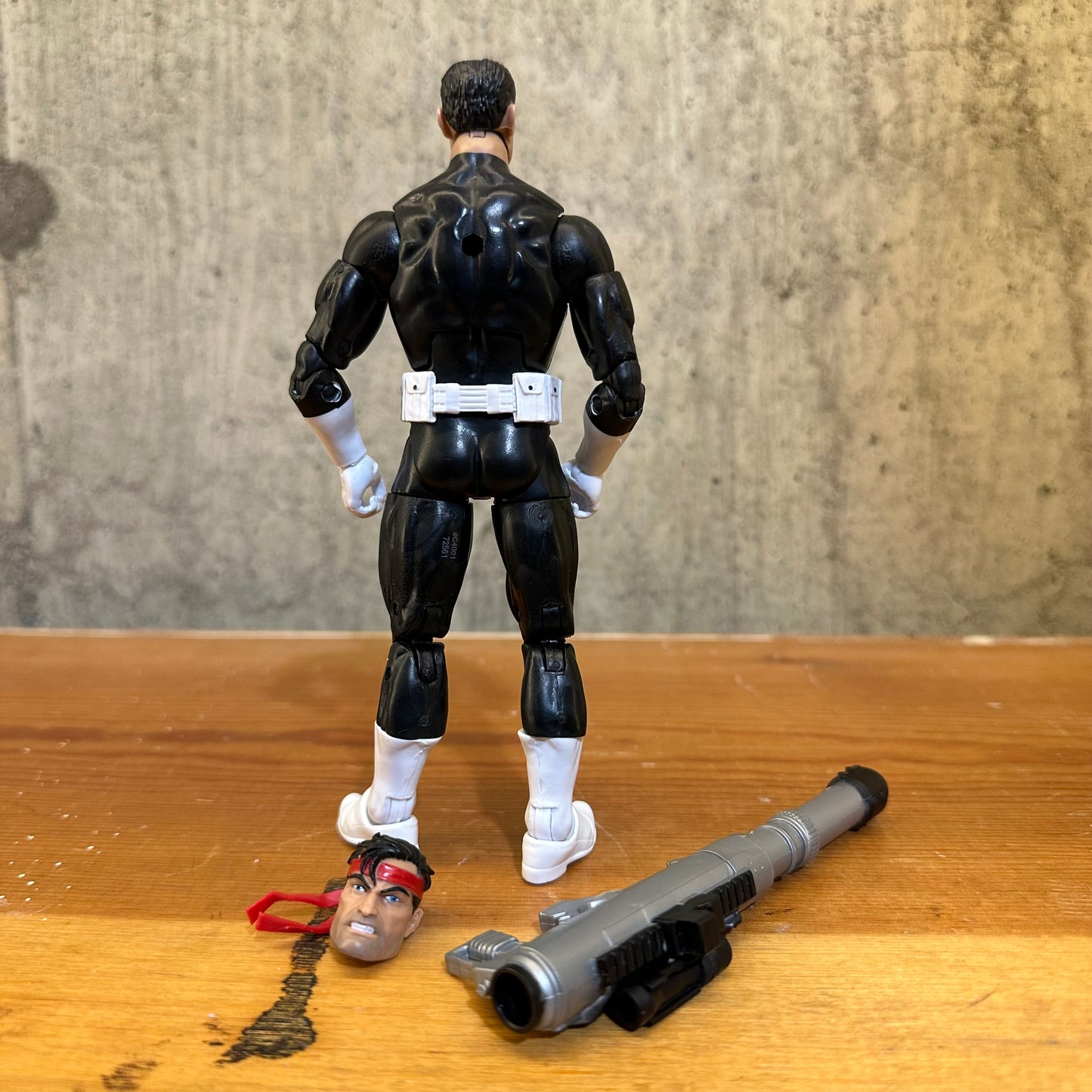 Punisher Marvel Legends Retro Card Punisher Complete 6” Action Figure Toy