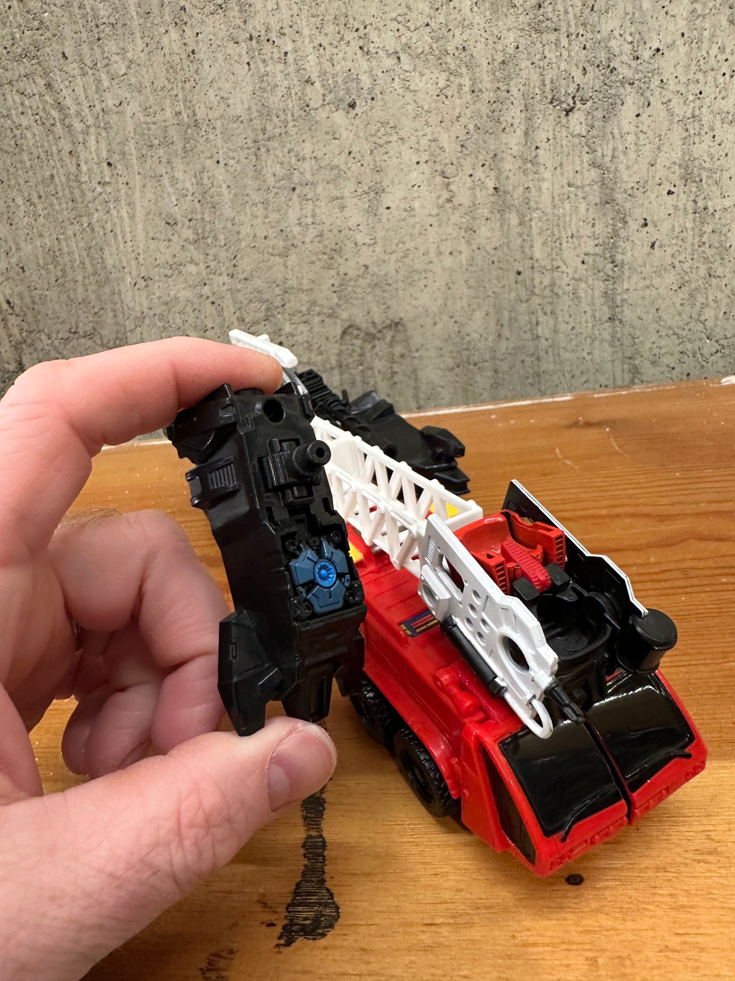 Inferno Transformers Voyager Class Loose Complete POTP Action Figure Toy Robot Autobot