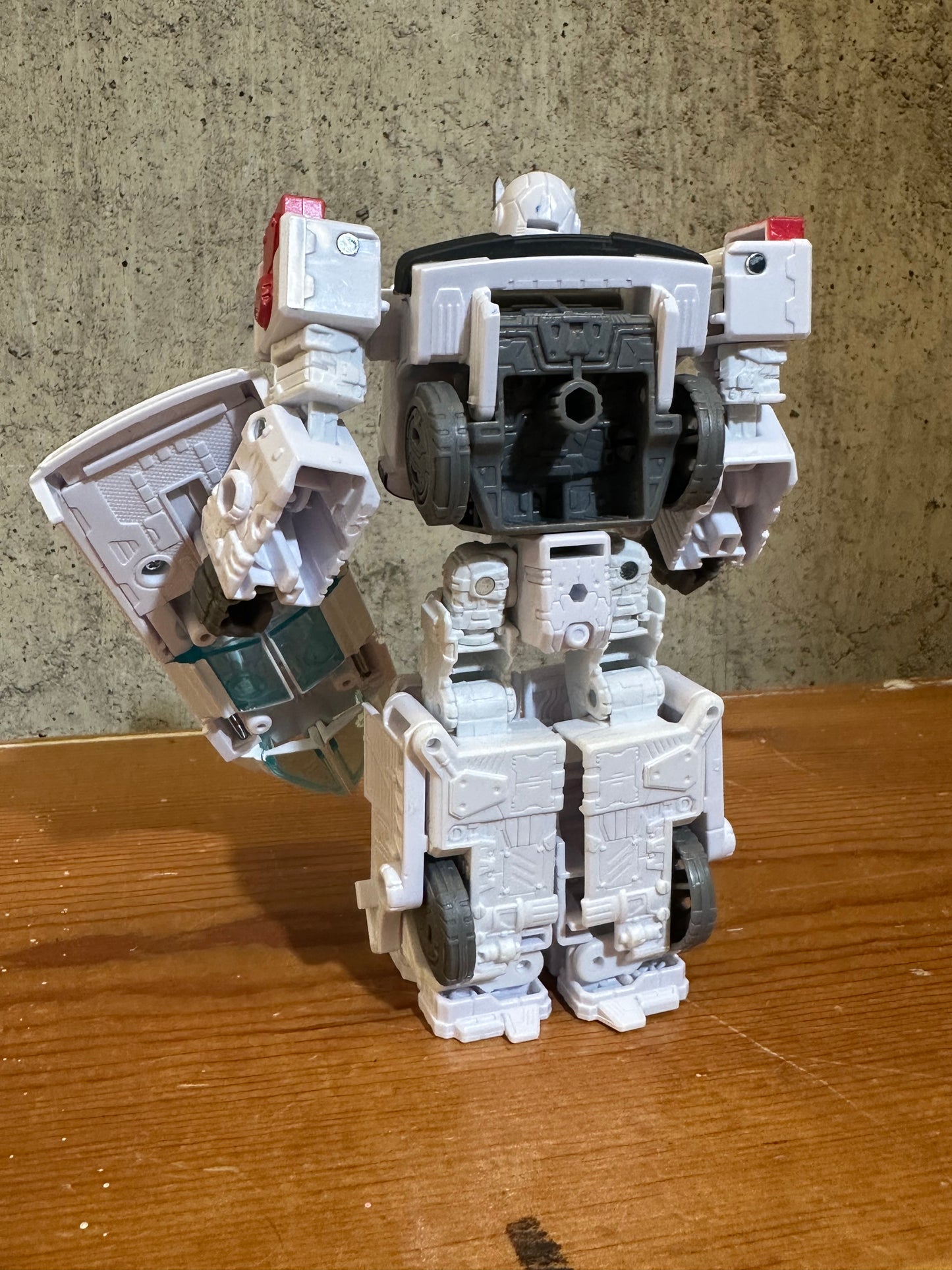 Transformers Galactic Odyssey Paradron Medic RATCHET Earthrise War For Cybertron