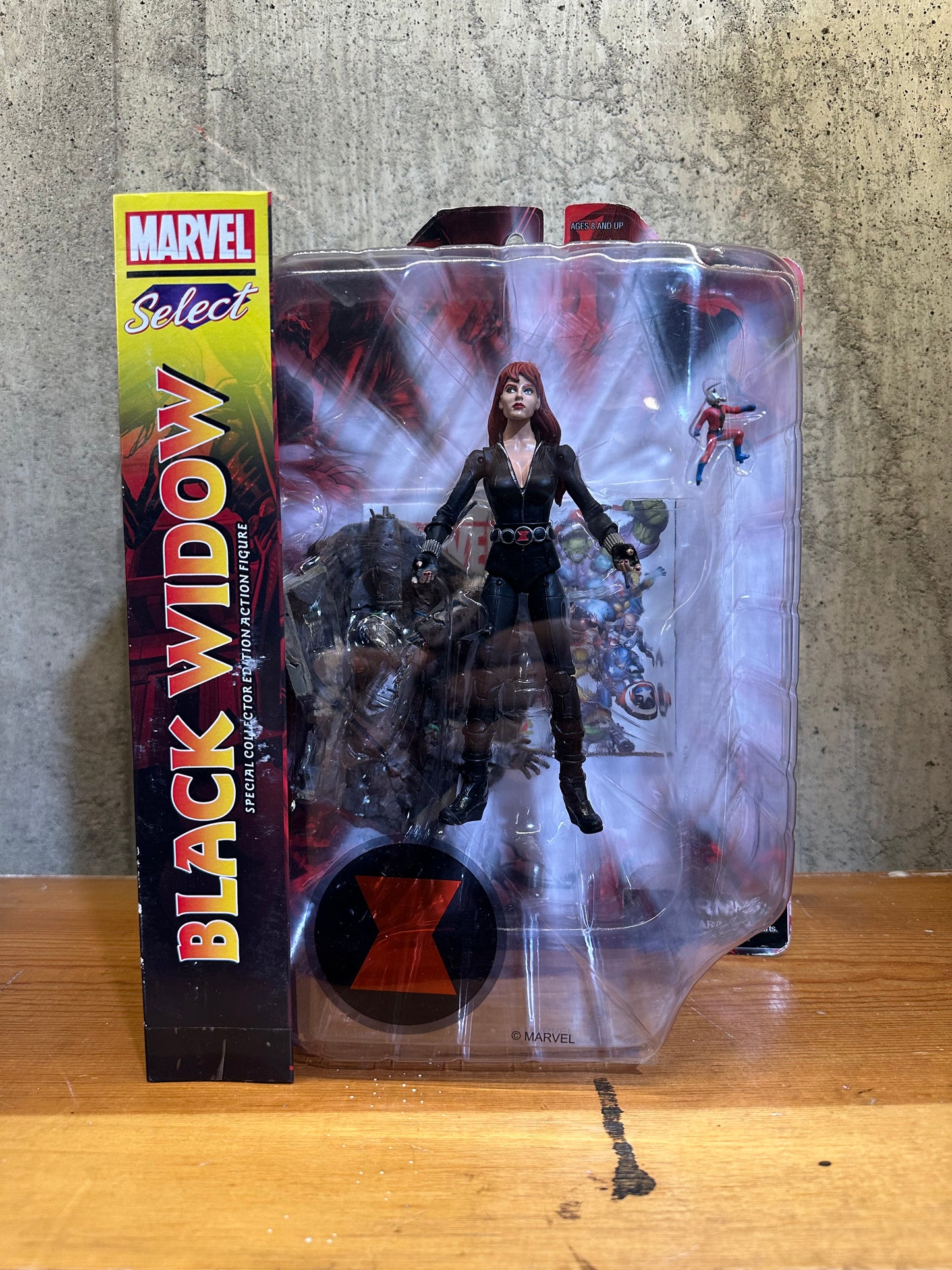 Marvel Select BLACK WIDOW 7" w/Ant Man Figure Diamond Select Toys Disney Store
