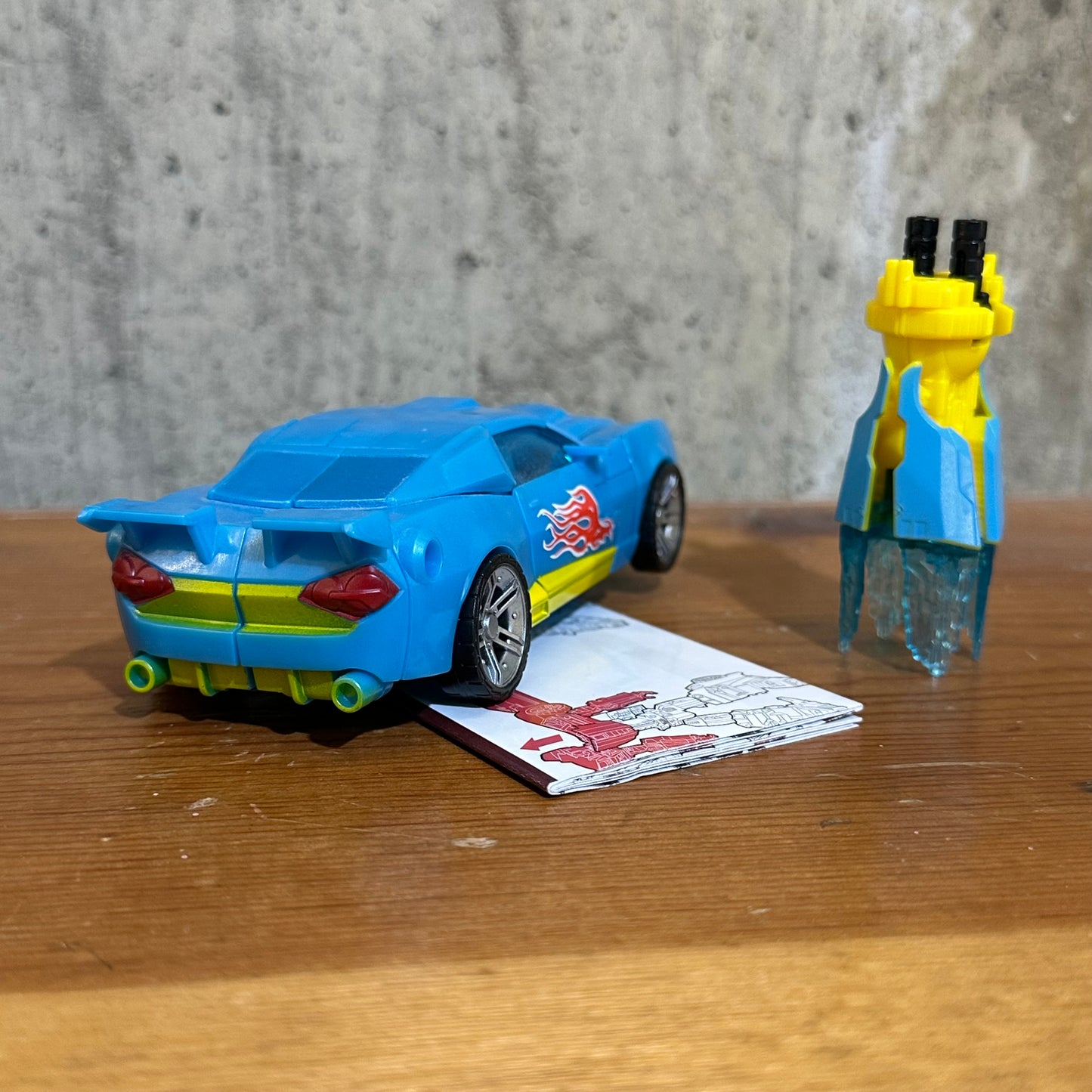 Nightbeat Hasbro Transformers Generations Thrilling 30 Deluxe Class