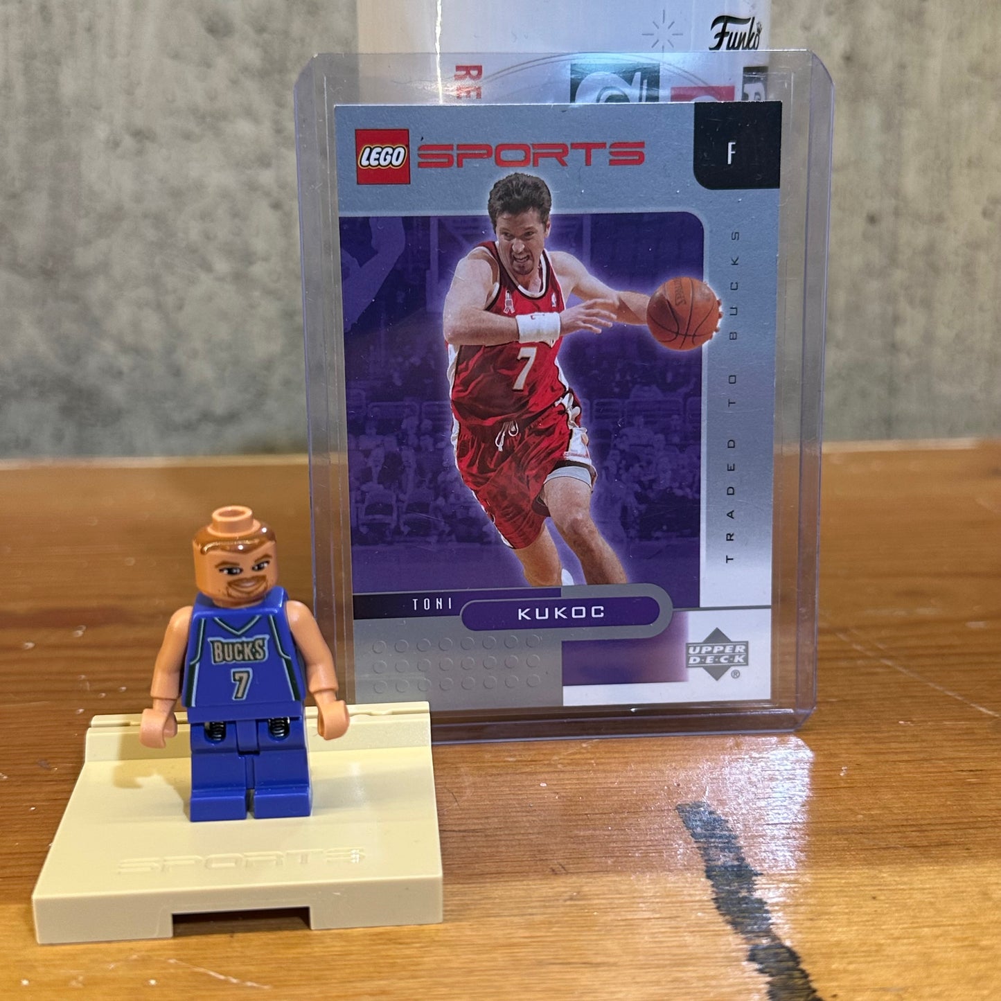 Tony Kukoc Lego Mini-figure NBA Sports with Card