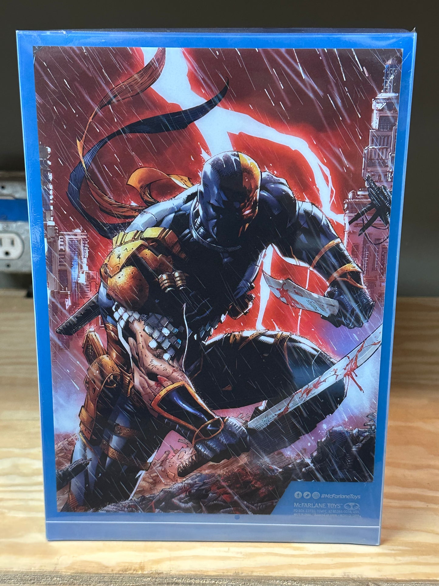 DC Rebirth Deathstroke Frostbite Edition Gold Label Sealed Box DC Comics