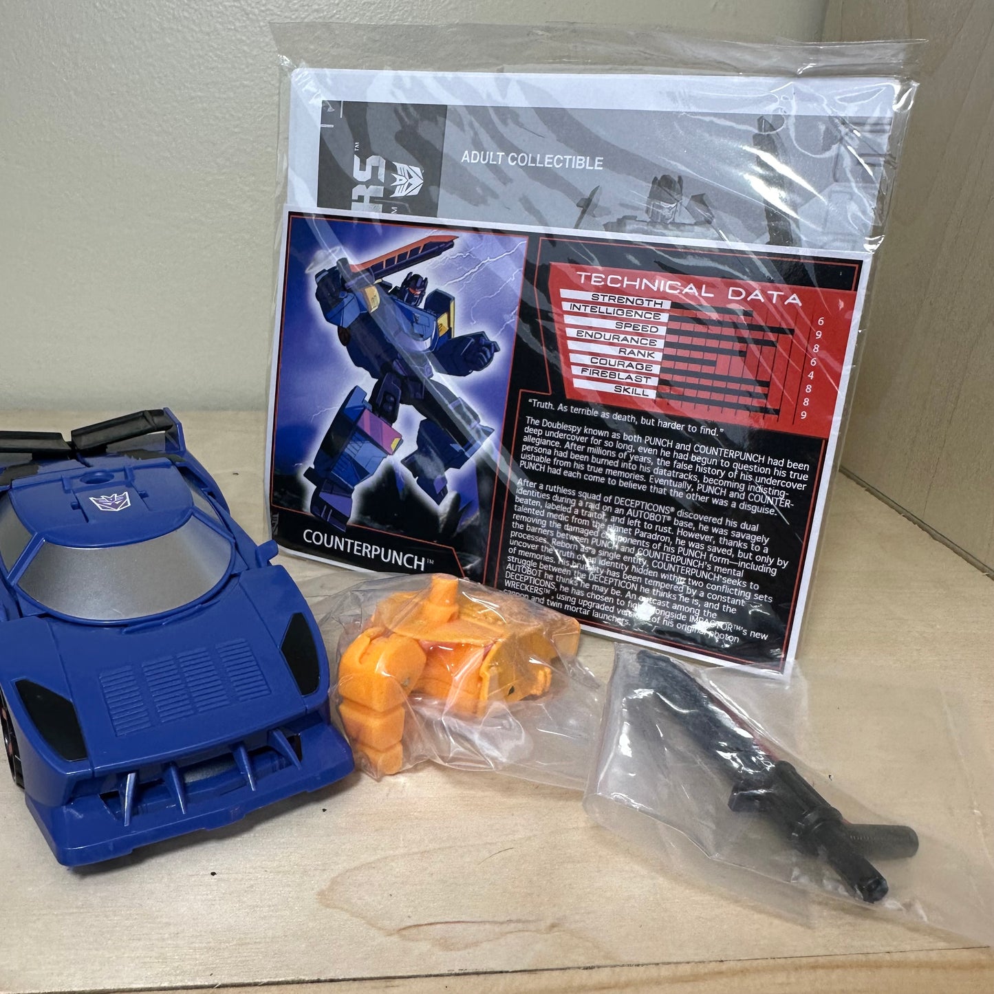 Transformers Club Deluxe Class Counterpunch Autobot Transformer Action Figure Toy Subscription Service
