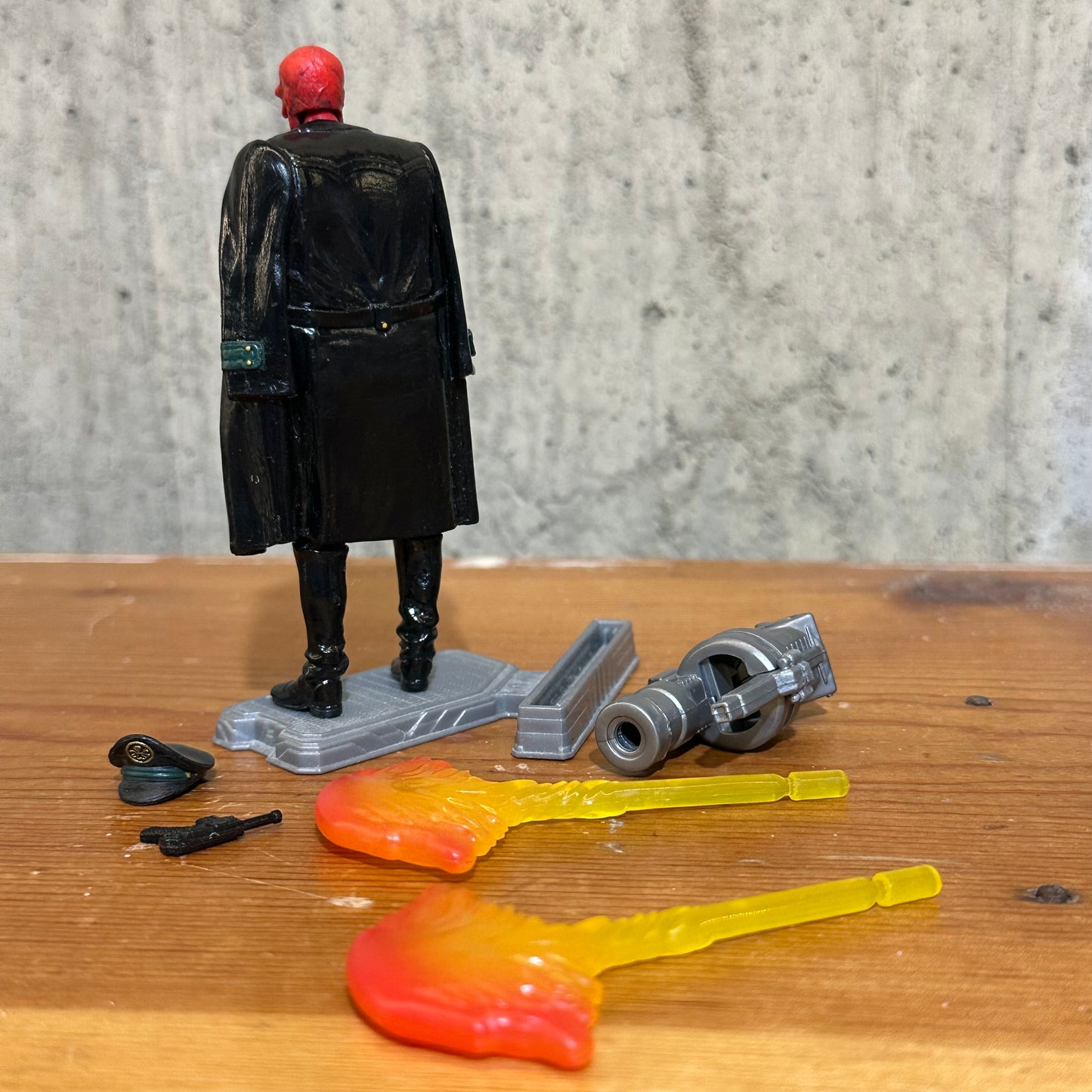 Hasbro Marvel Avengers Cosmic Strike Red Skull Figure SHIELD Gear