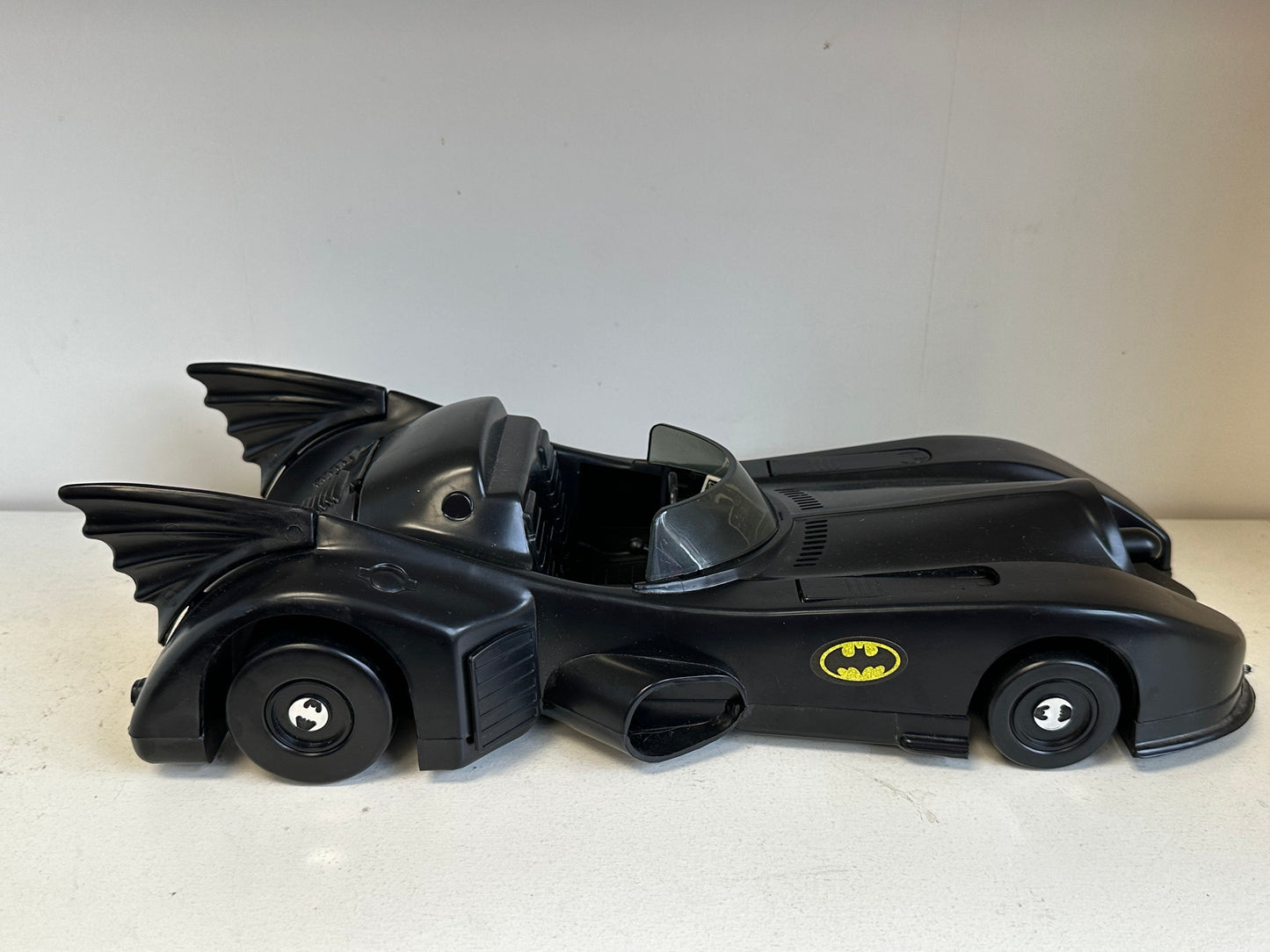 1989 Toy Biz Batmobile Batman Move DC Comics 4” Scale Complete Vehicle Toy