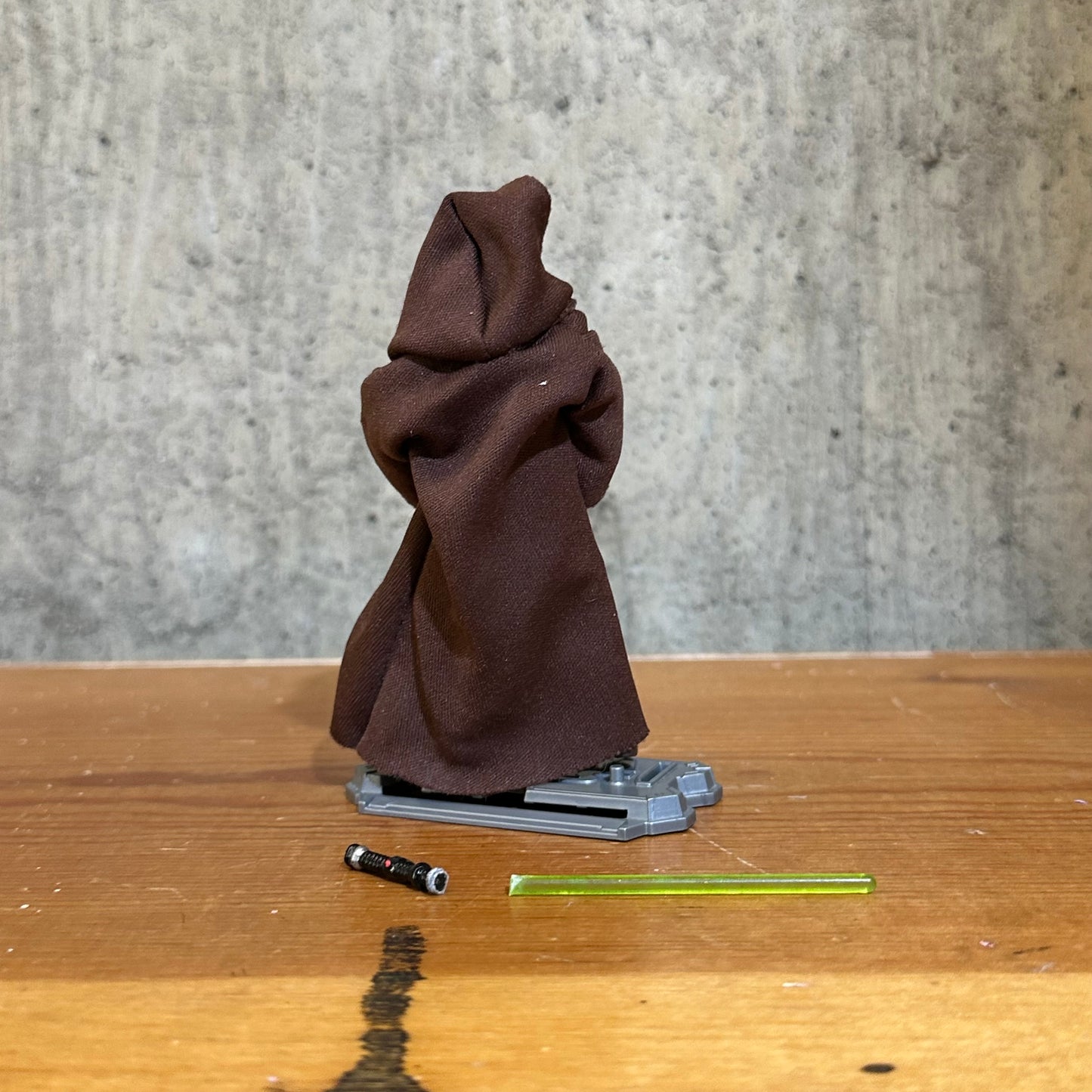 Qui Gon Jinn Star Wars 3.75” action figure toy