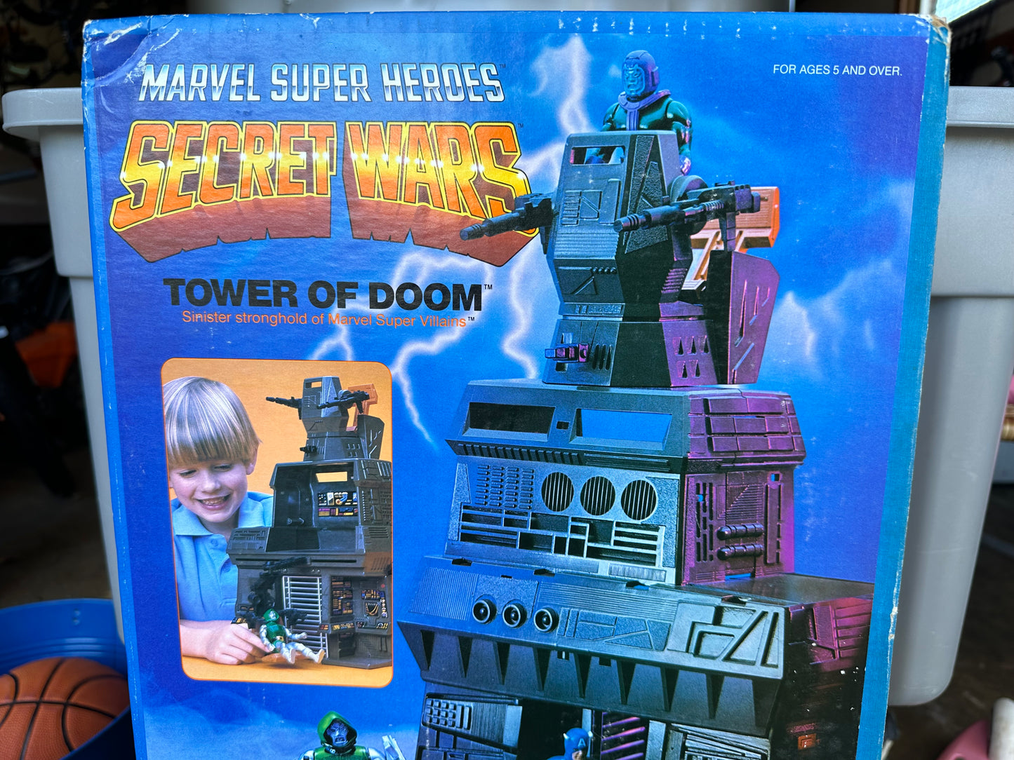 1984 Marvel Secret Wars Tower of Doom Factory Sealed Vintage Action Figure Playset Dr Doom Spiderman