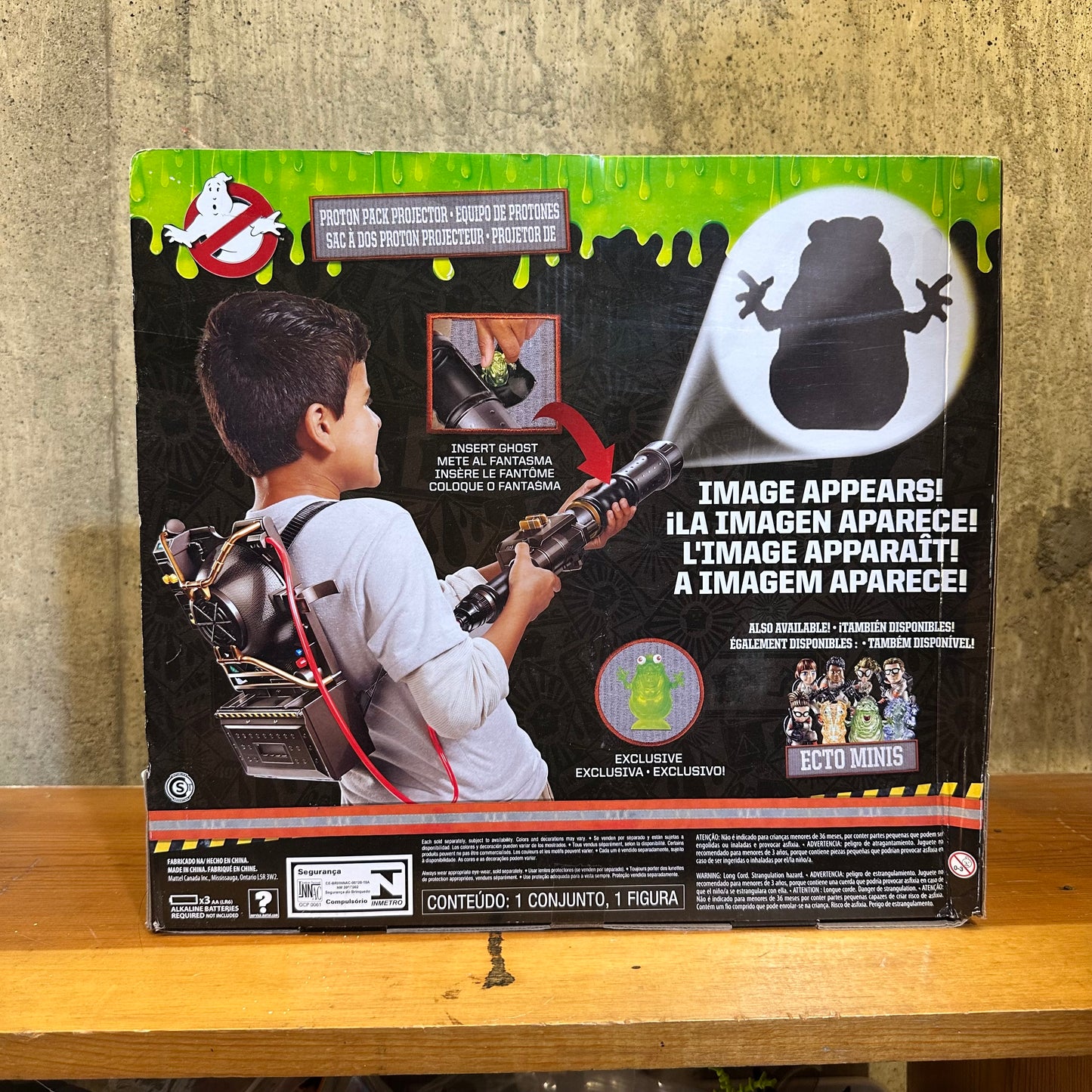 GHOSTBUSTERS PROTON PACK PROJECTOR WITH EXCLUSIVE SLIMER ECTO MINI