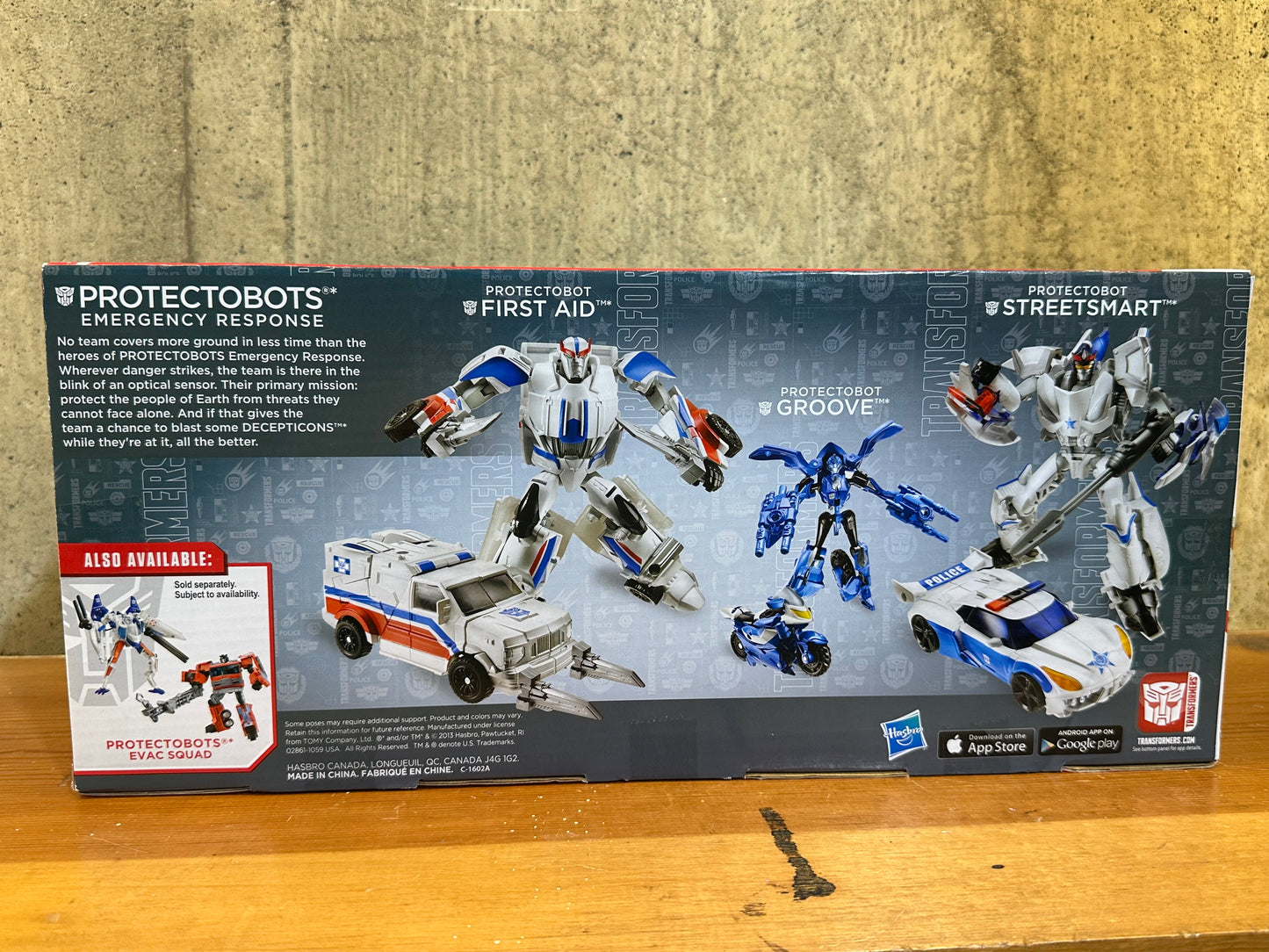 First Aid Groove and Streetsmart Hasbro Transformers - Protectobots Emergency Response! Sealed Box