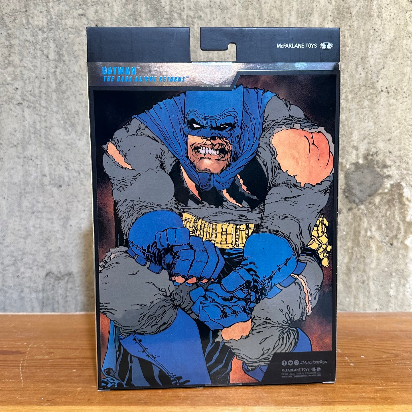 DC Collector Edition 7 Inch Dark Knight Returns Batman Battle Damage Blue Chase DC Comics