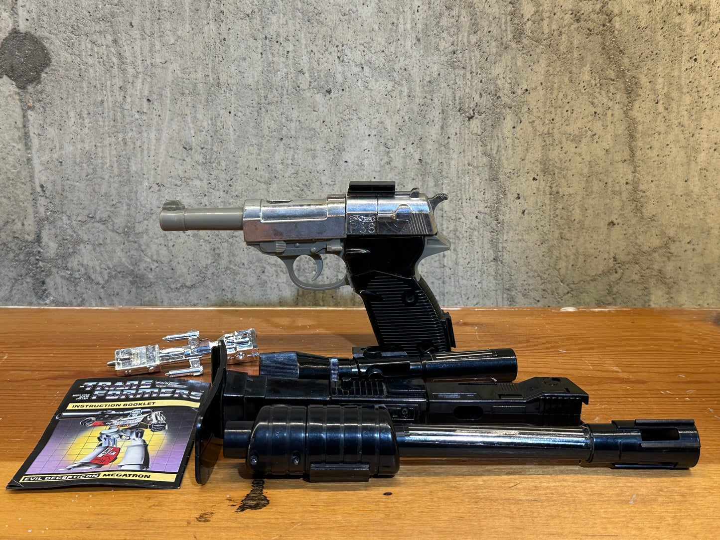 Megatron G1 Transformers Complete 1984 Decepticon Leader Vintage Robot Action Figure Toy