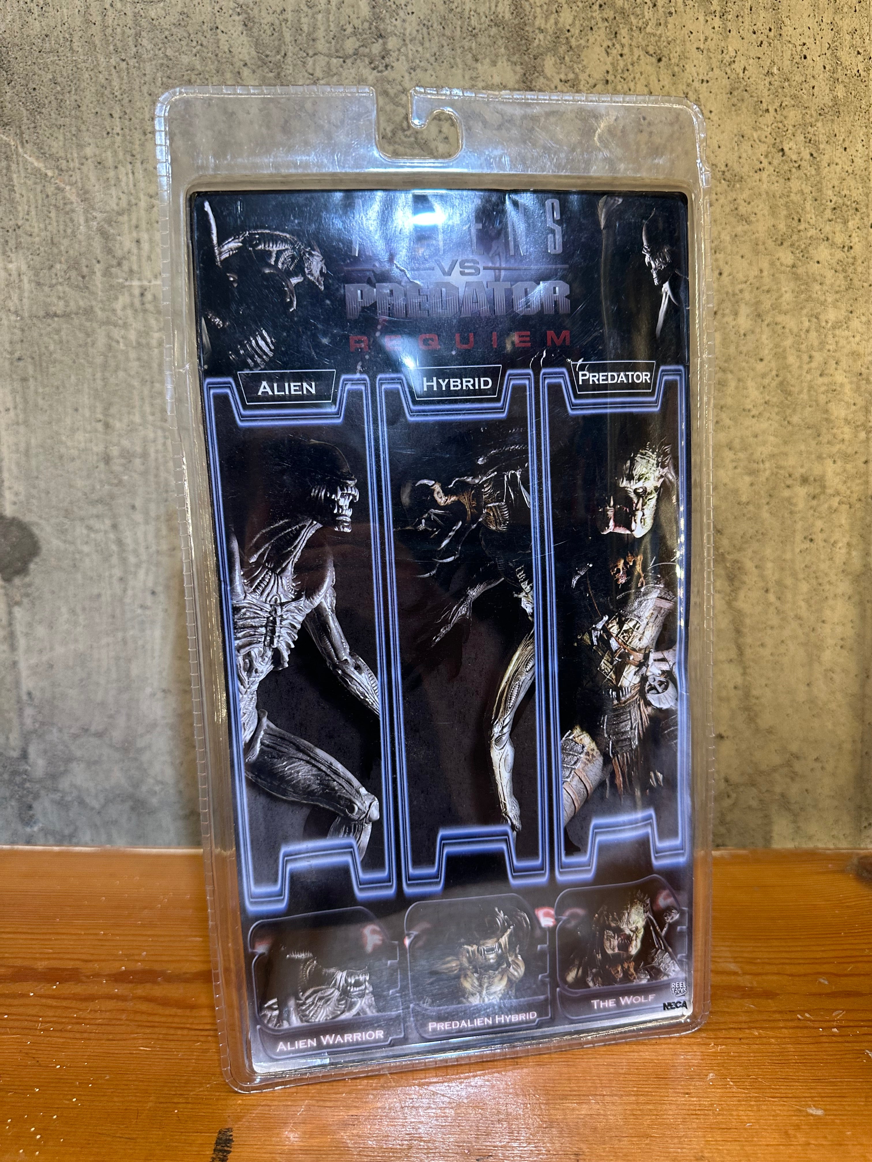 Alien Warrior AVP Requiem Sealed Neca Action Figure Reel Toys