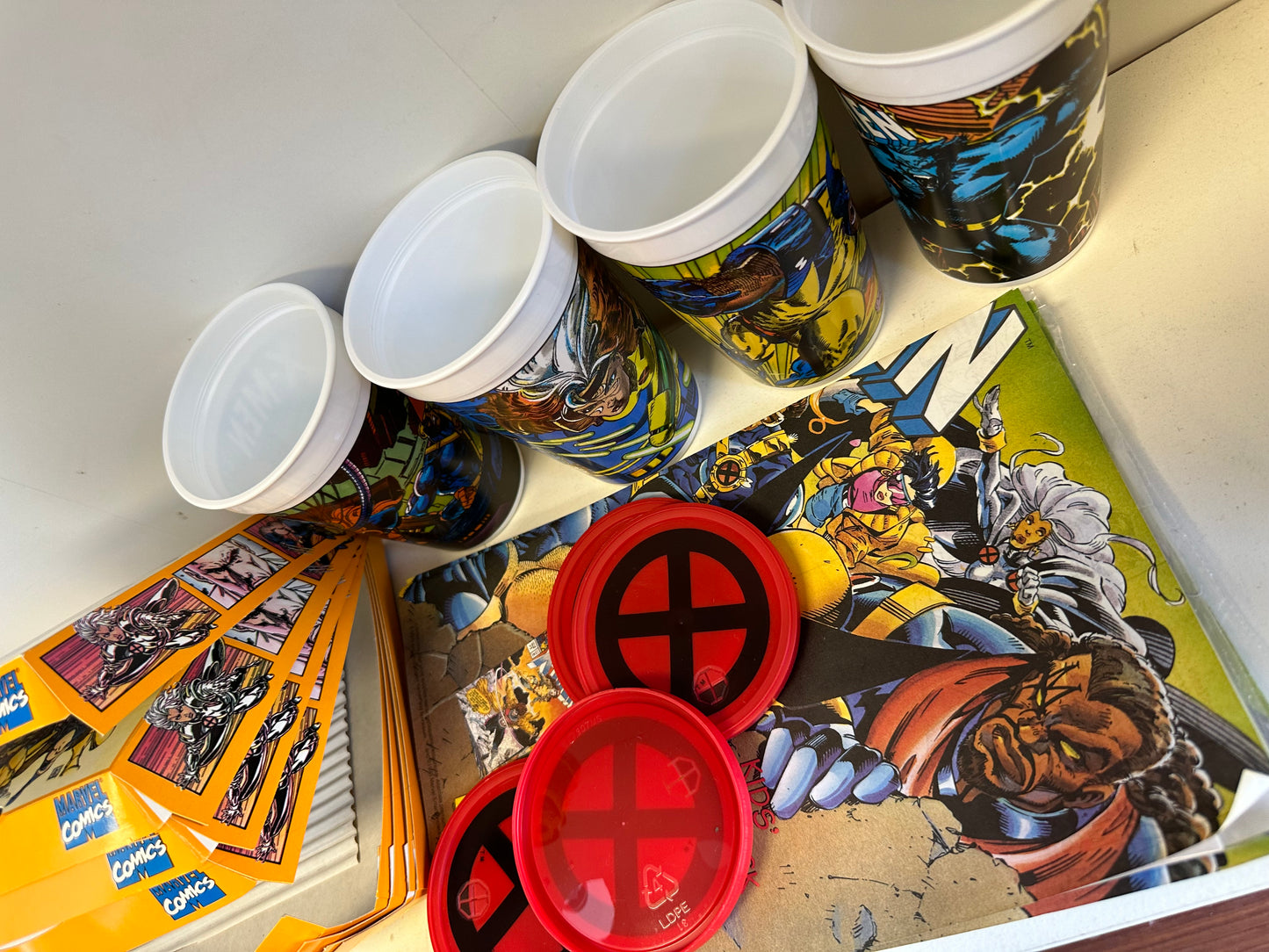 Marvel X-Men Pizza Hut Collectible Kit Cups Box Lids Comics