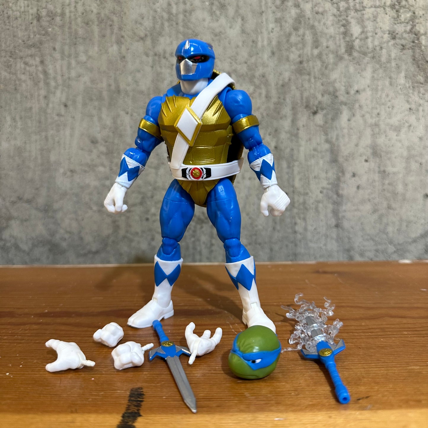 Blue Ranger Leonardo Complete TMNT MMPR Crossover Complete Action Figure Toy