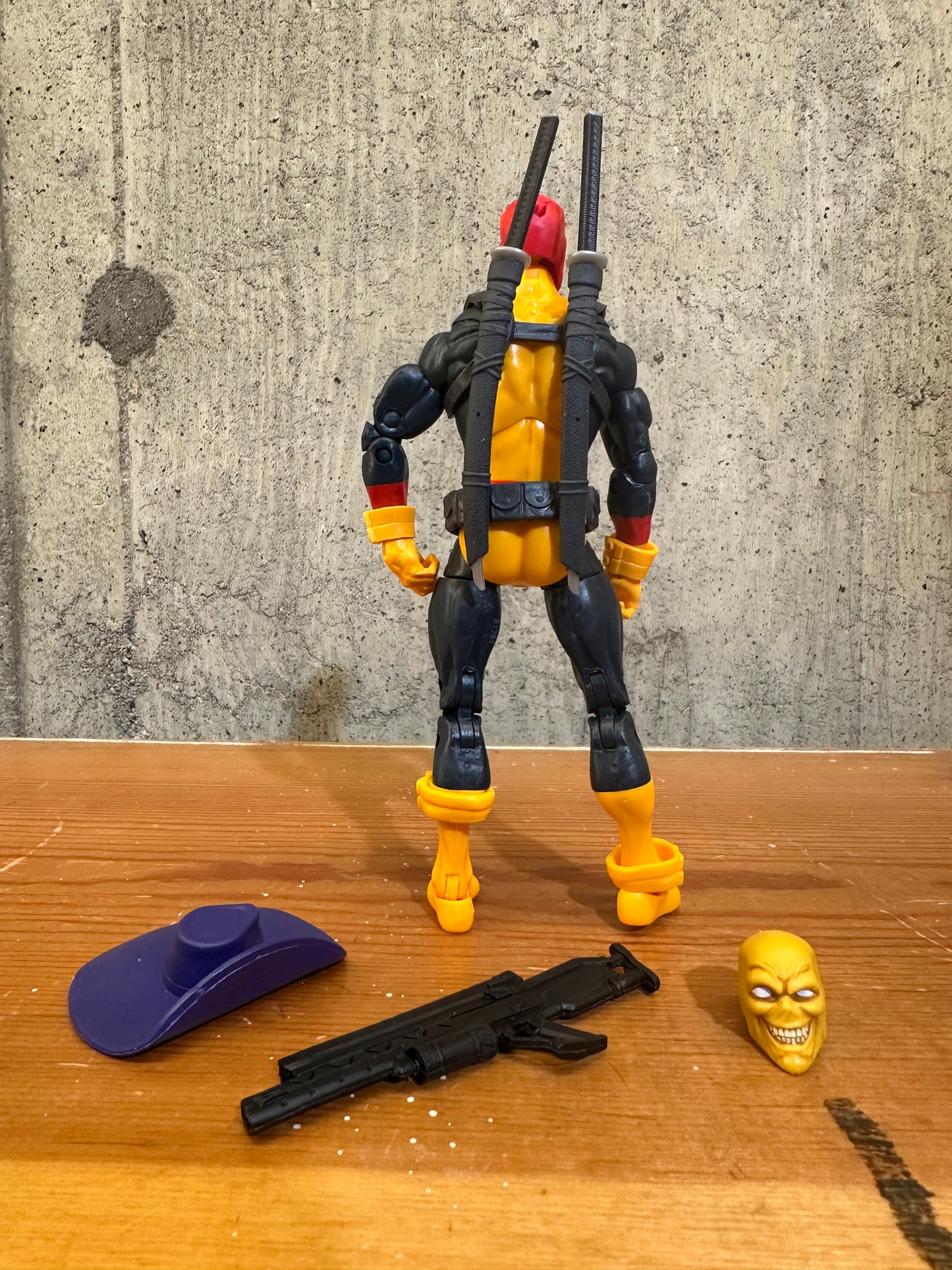 Marvel Legends Deadpool X-Men Yellow- NO BAF - Sauron Wave - Loose & Complete