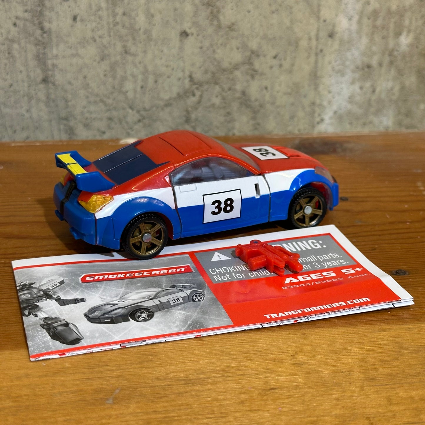 Smokescreen Transformers Universe  Complete Deluxe Class 2009 Classics