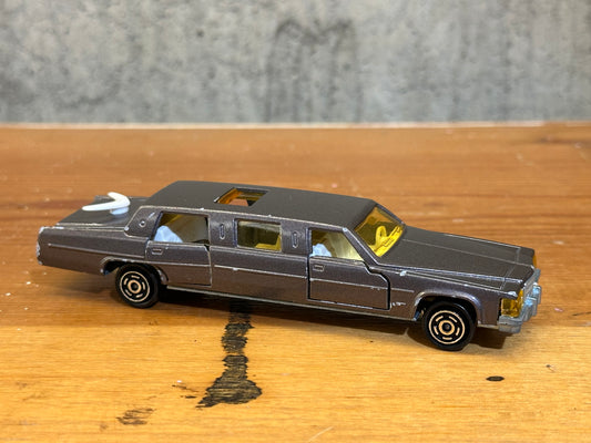 Majorette 1:32 Gray Lincoln Continental Stretch Limousine Movers