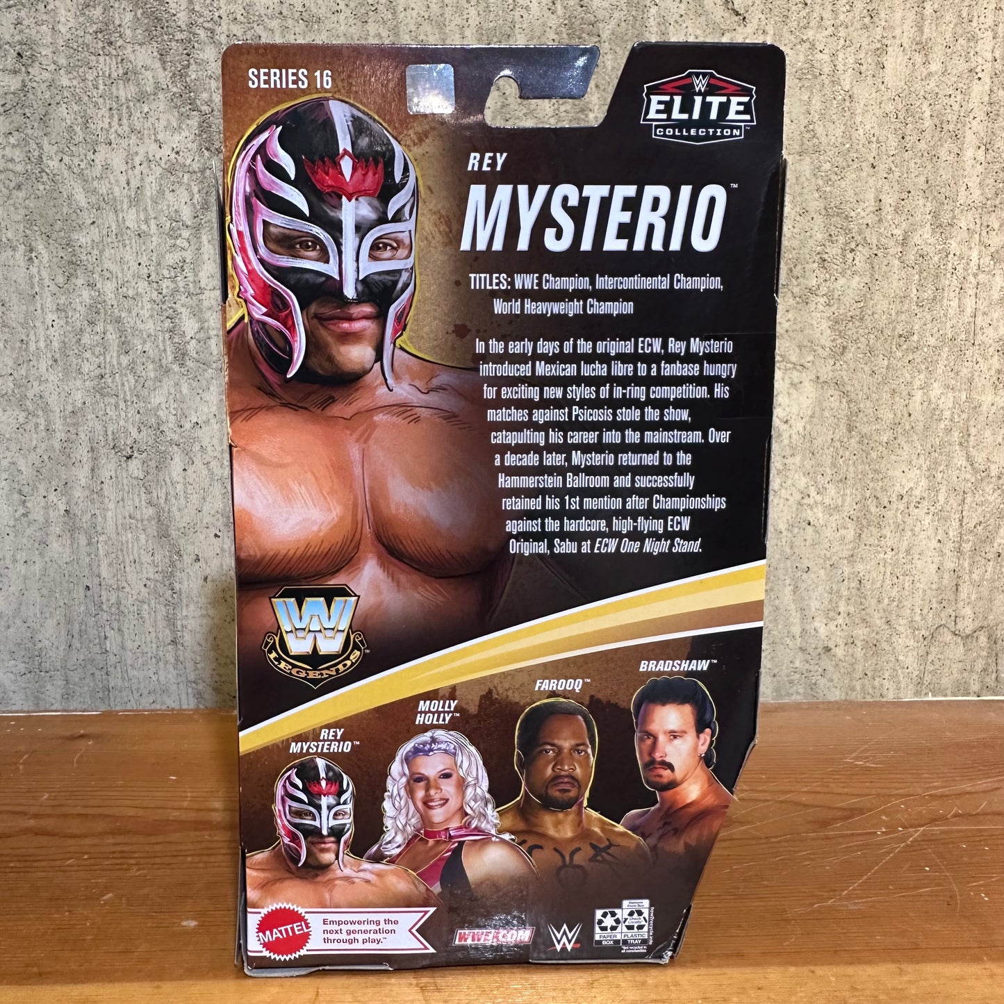 Rey Mysterio Mattel WWE Elite Collection Series 16  Action Figure Boxed Clothes WWF