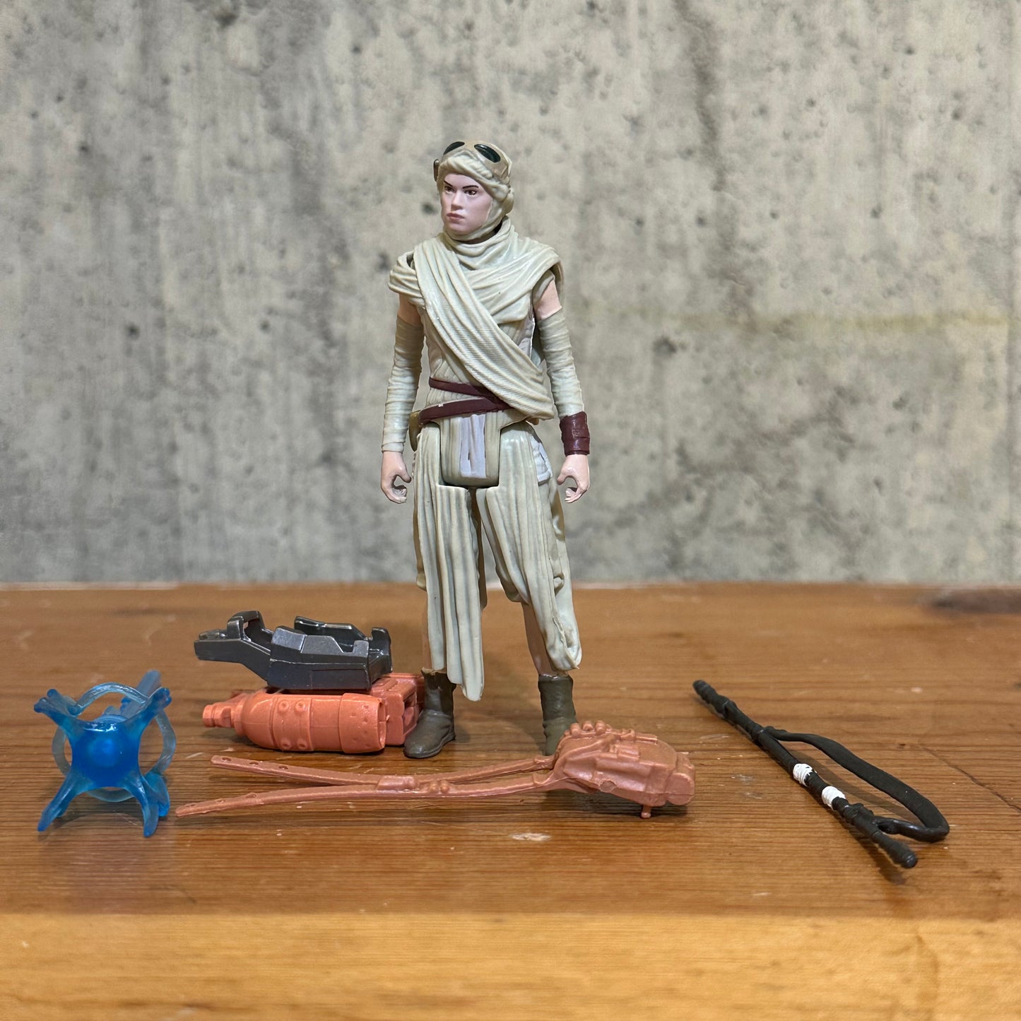 Rey Jakku Star Wars 3.75” Action Figure Toy