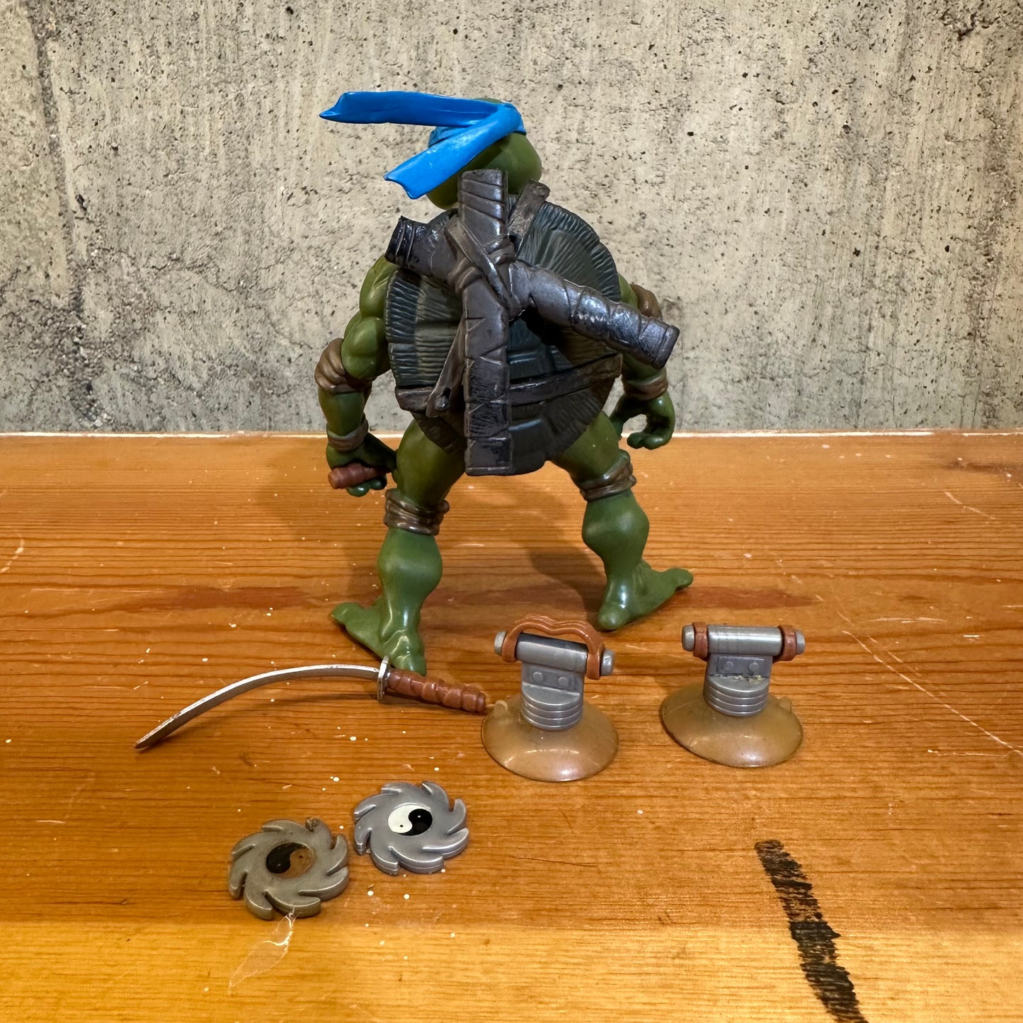 2002 Playmates TMNT 5" Leonardo Action Figure Suction Climbing Complete!