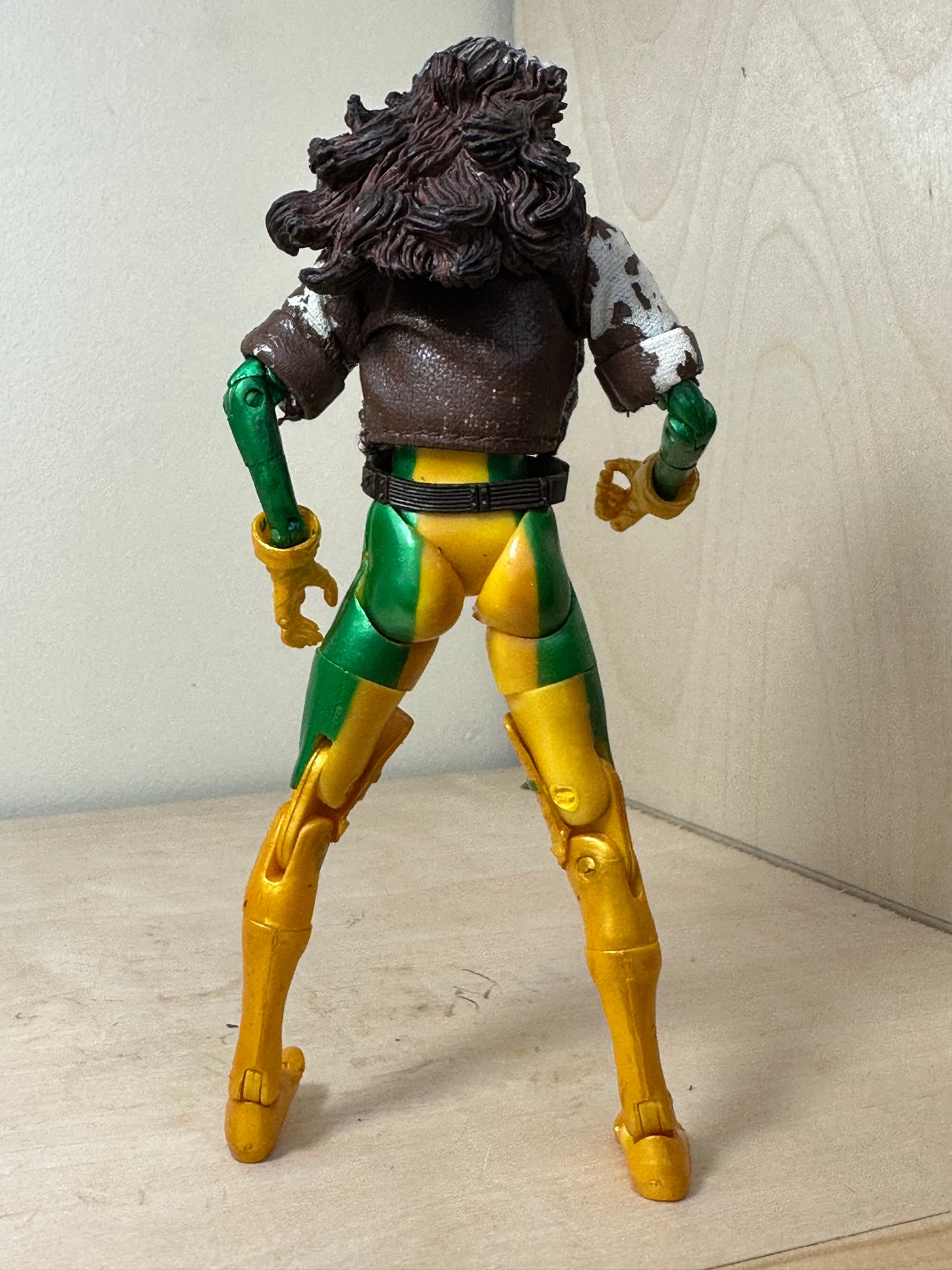 Marvel Legends Toy Biz Rogue X-Men Action Figure Toy