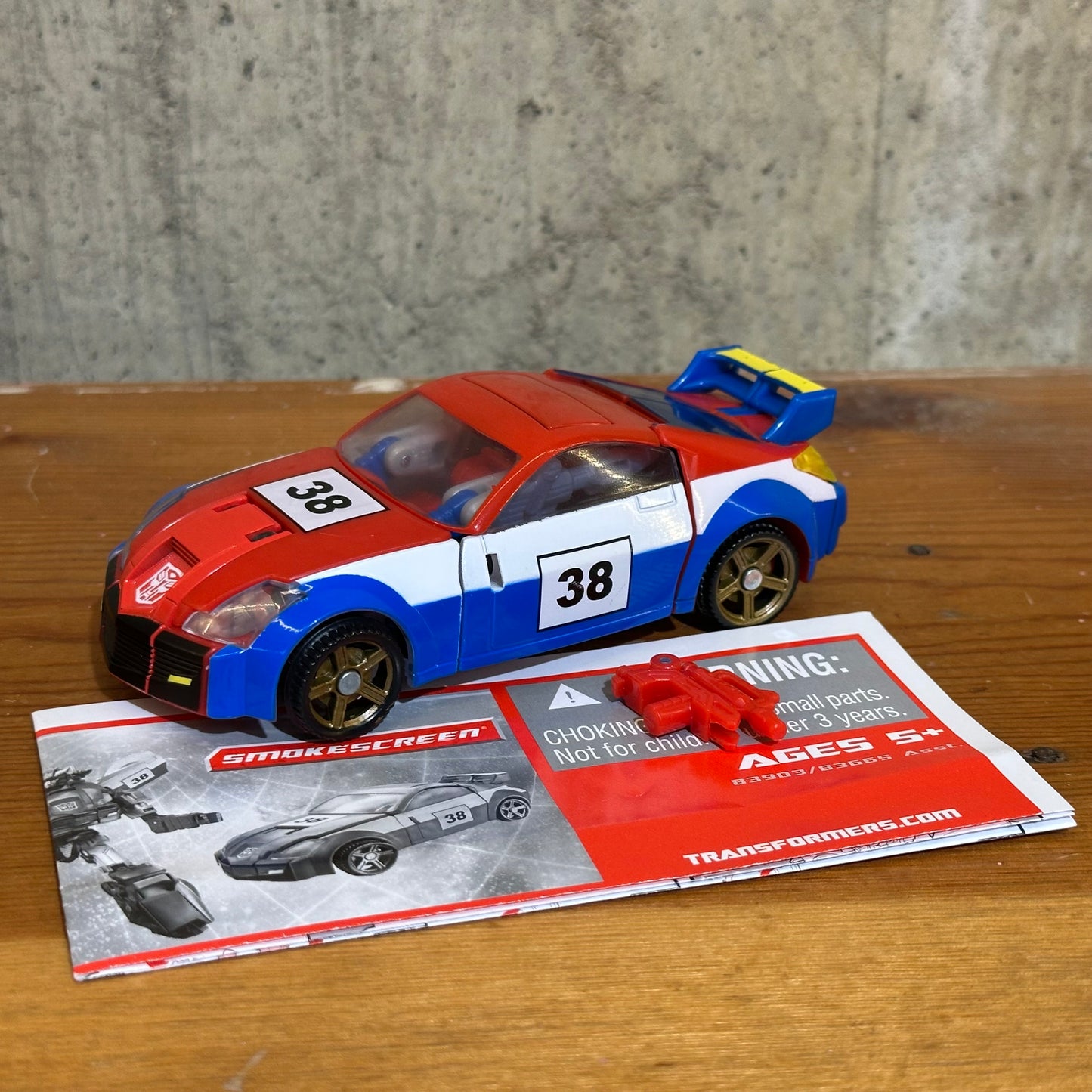 Smokescreen Transformers Universe  Complete Deluxe Class 2009 Classics