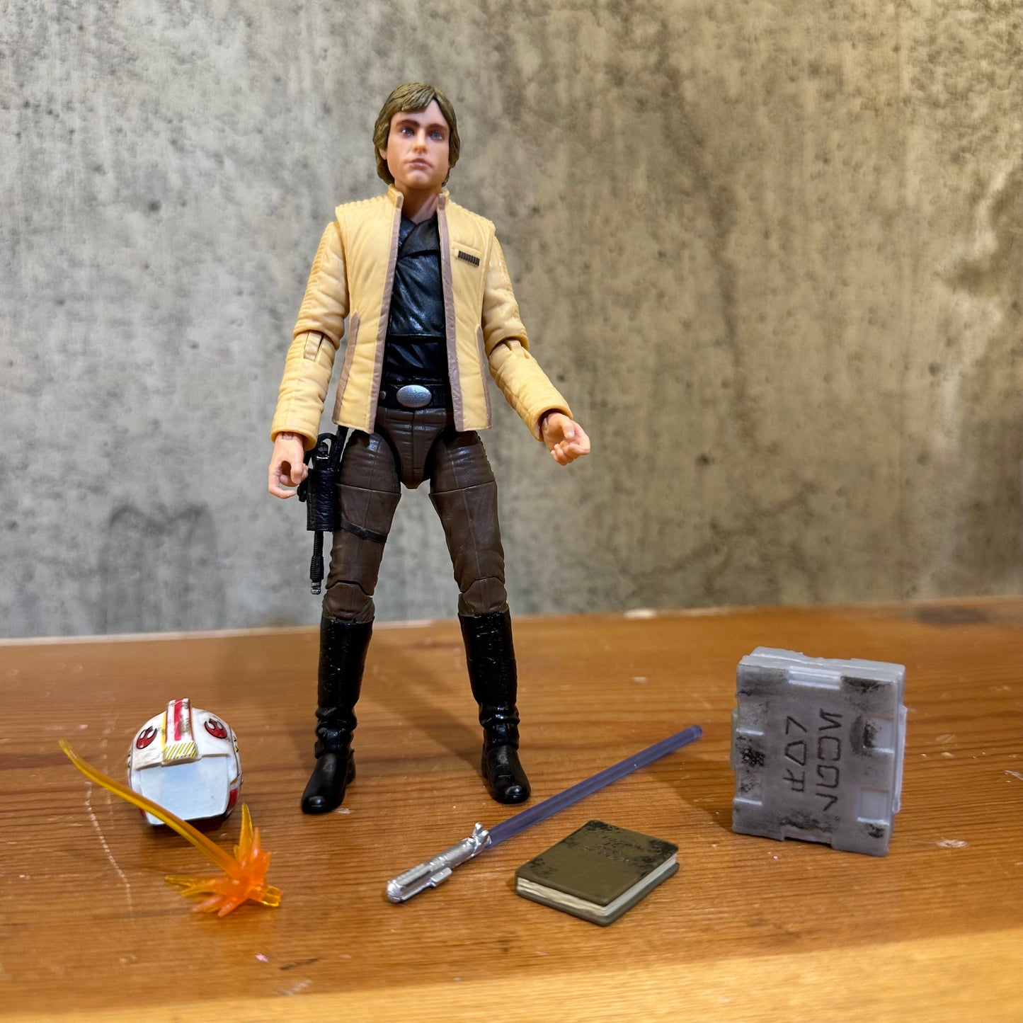 Luke Skywalker Star Wars 6” Black Series incomplete Action Figure Toy