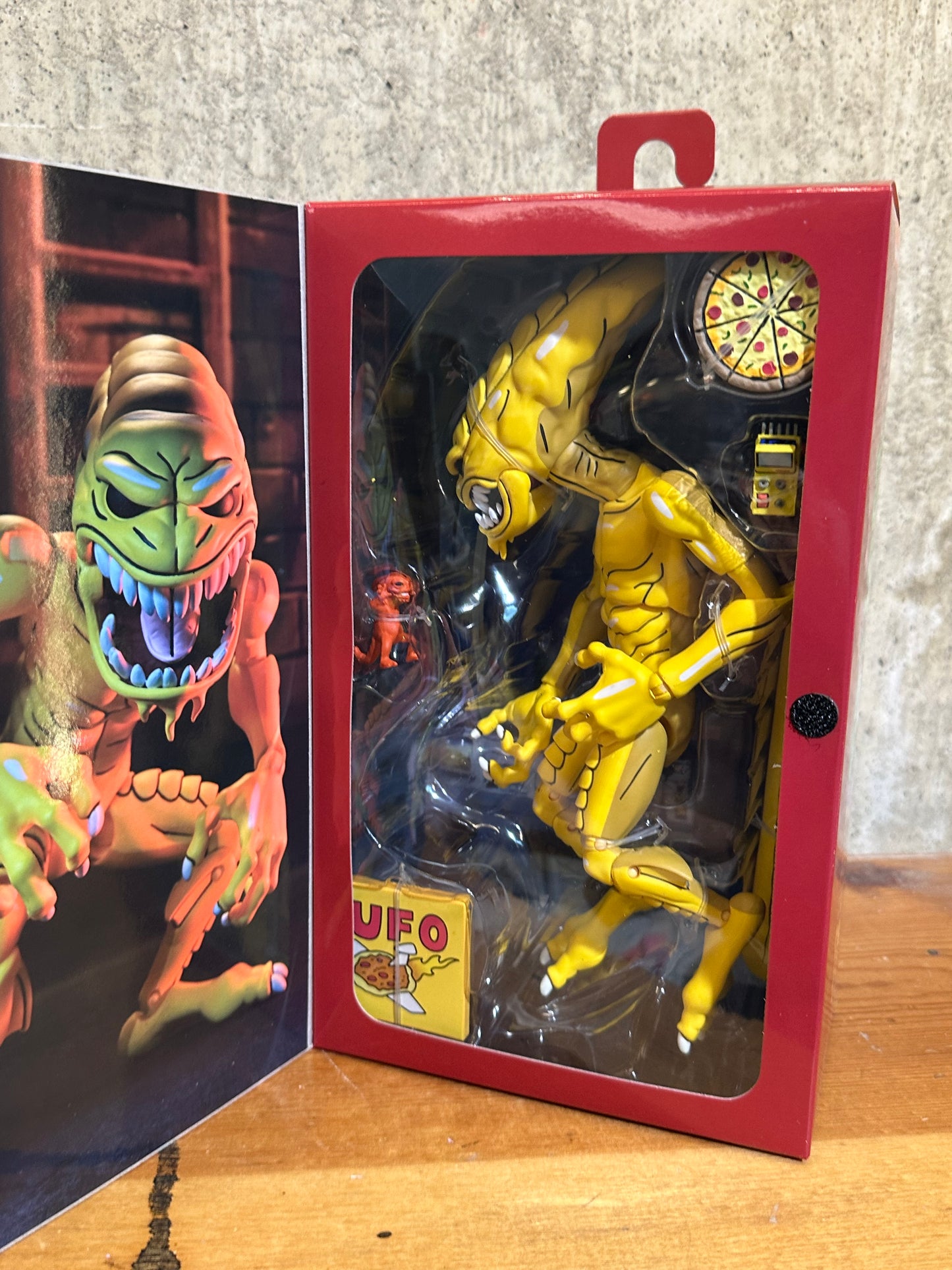 Neca TMNT Teenage Mutant Ninja Turtles Ultimate Pizza Monster Alien Figure