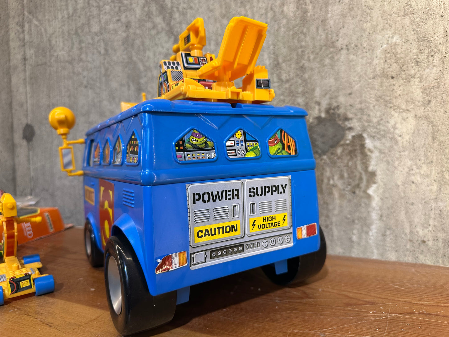 Channel 6 News Van TMNT April O’Neil Rare Complete Vintage Ninja Turtles Vehicle