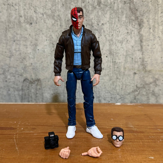 Peter Parker Marvel Legends Retro Spider-Man Complete 6” Avtion Figure Toy