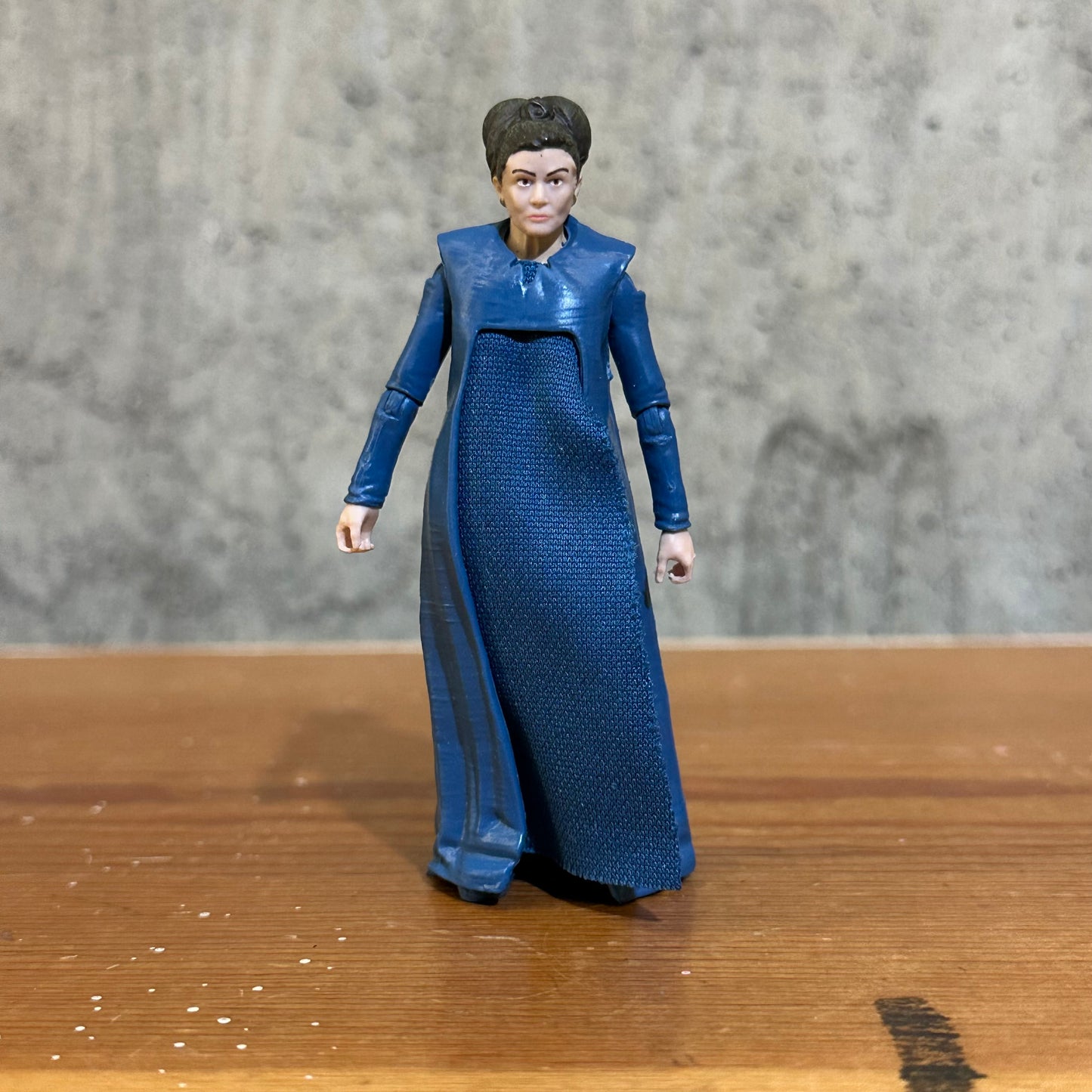 General Leia Organa Star Wars 3.75” Action Figure Toy