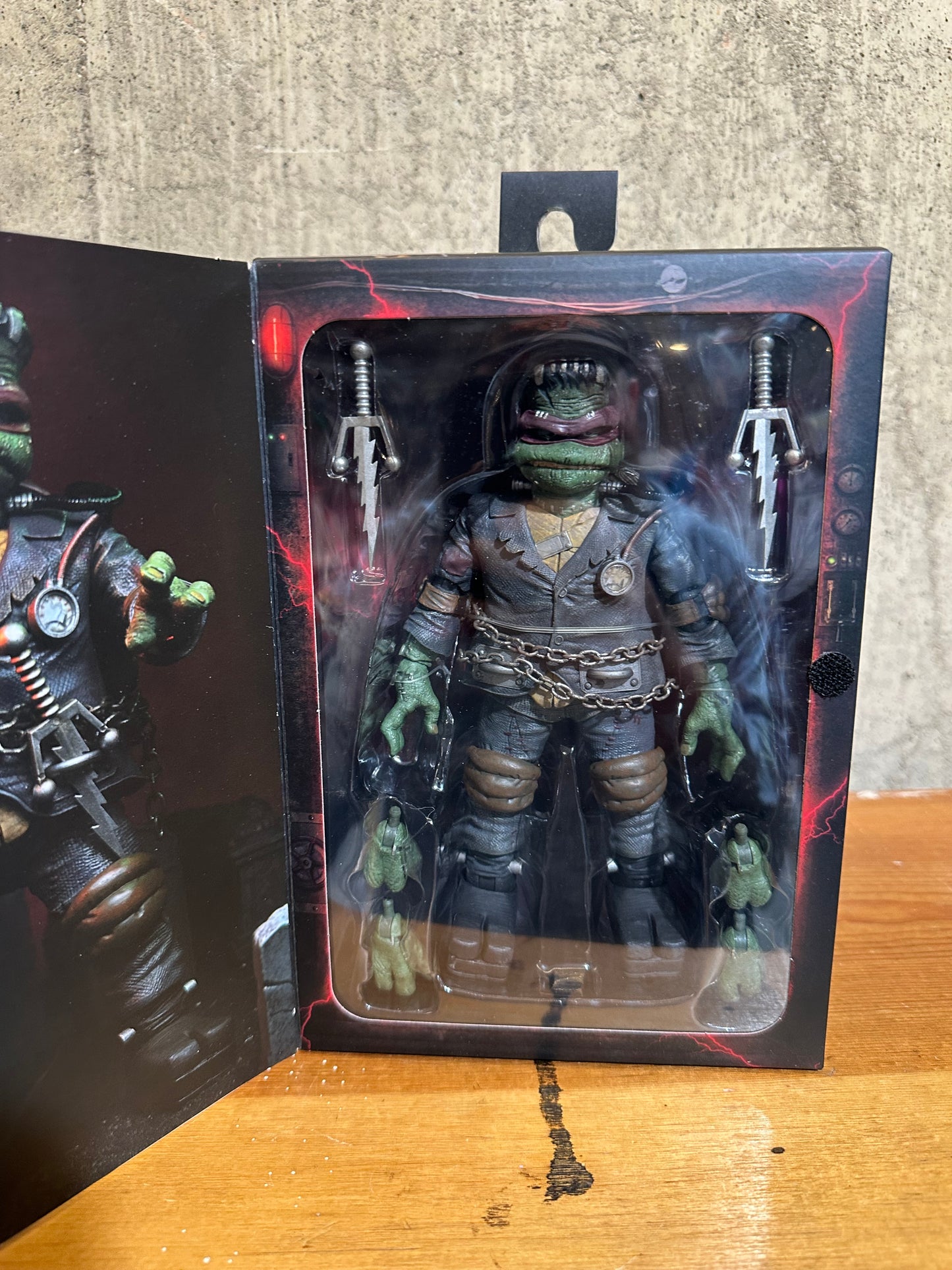 NECA Teenage Mutant Ninja Turtles Universal Monsters Raphael as Frankenstein NIB TMNT