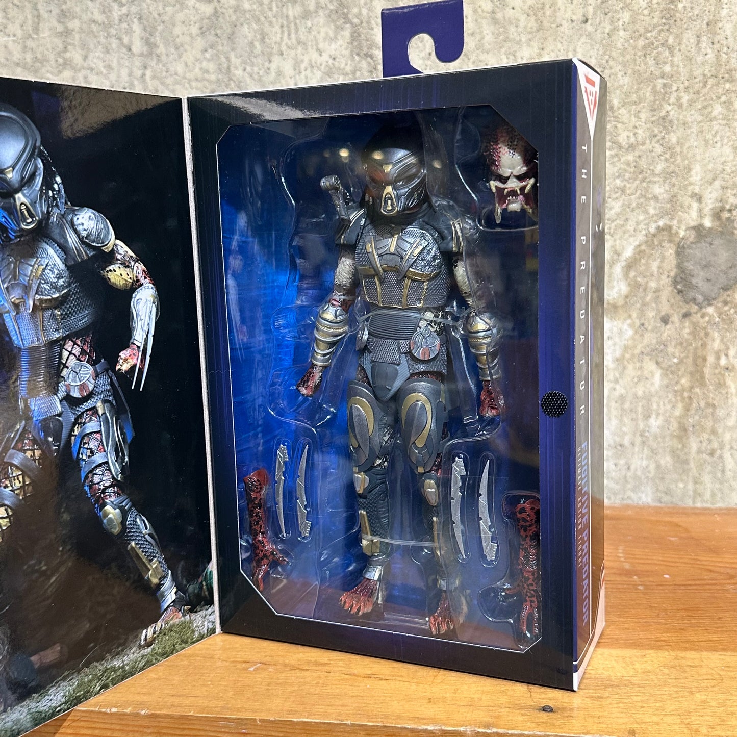 The Predator Ultimate Fugitive Predator 7" NECA Action Figure New Sealed