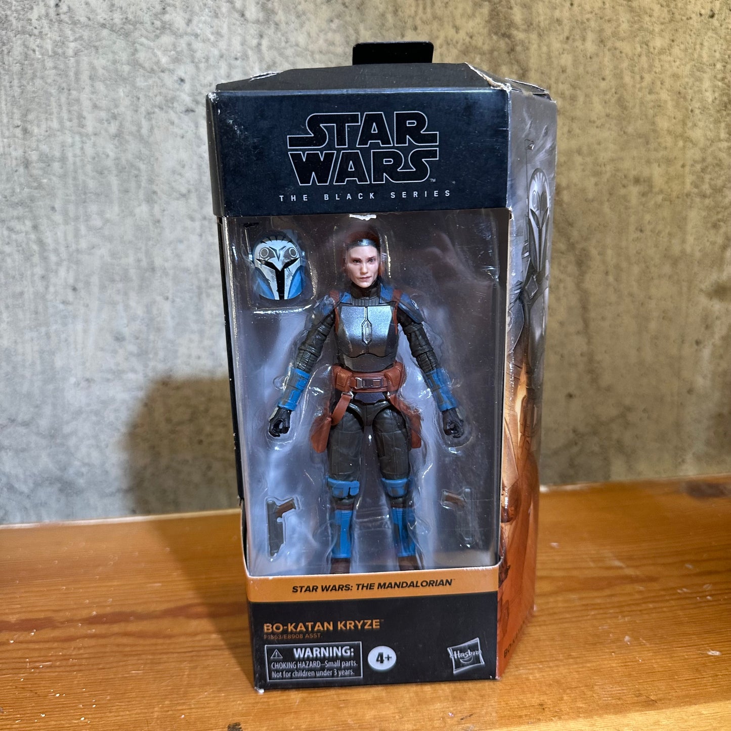 Bo Katan Star Wars Black Series Sealed Damaged Box 6” Figure